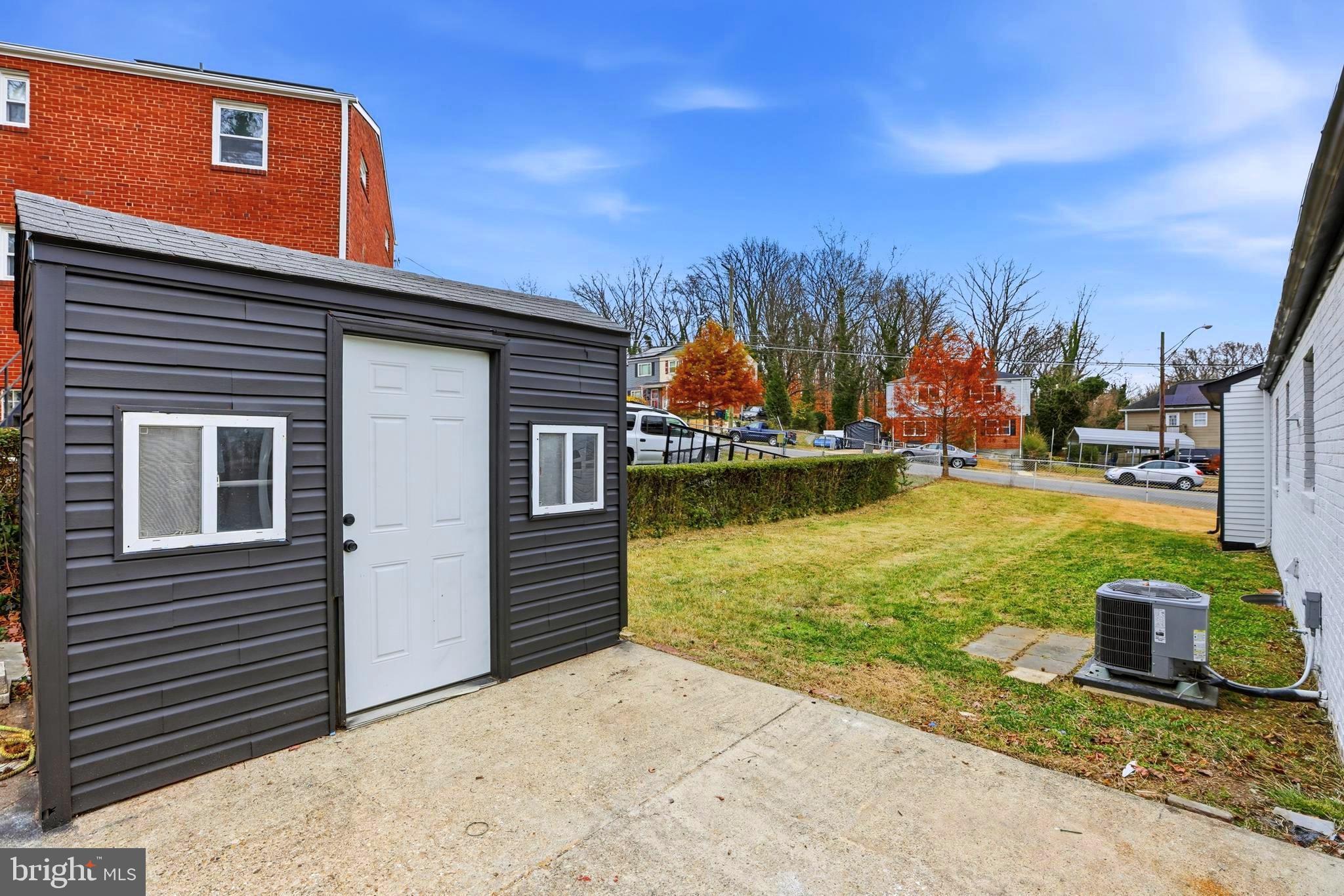 DUPONT VILLAGE - Residential