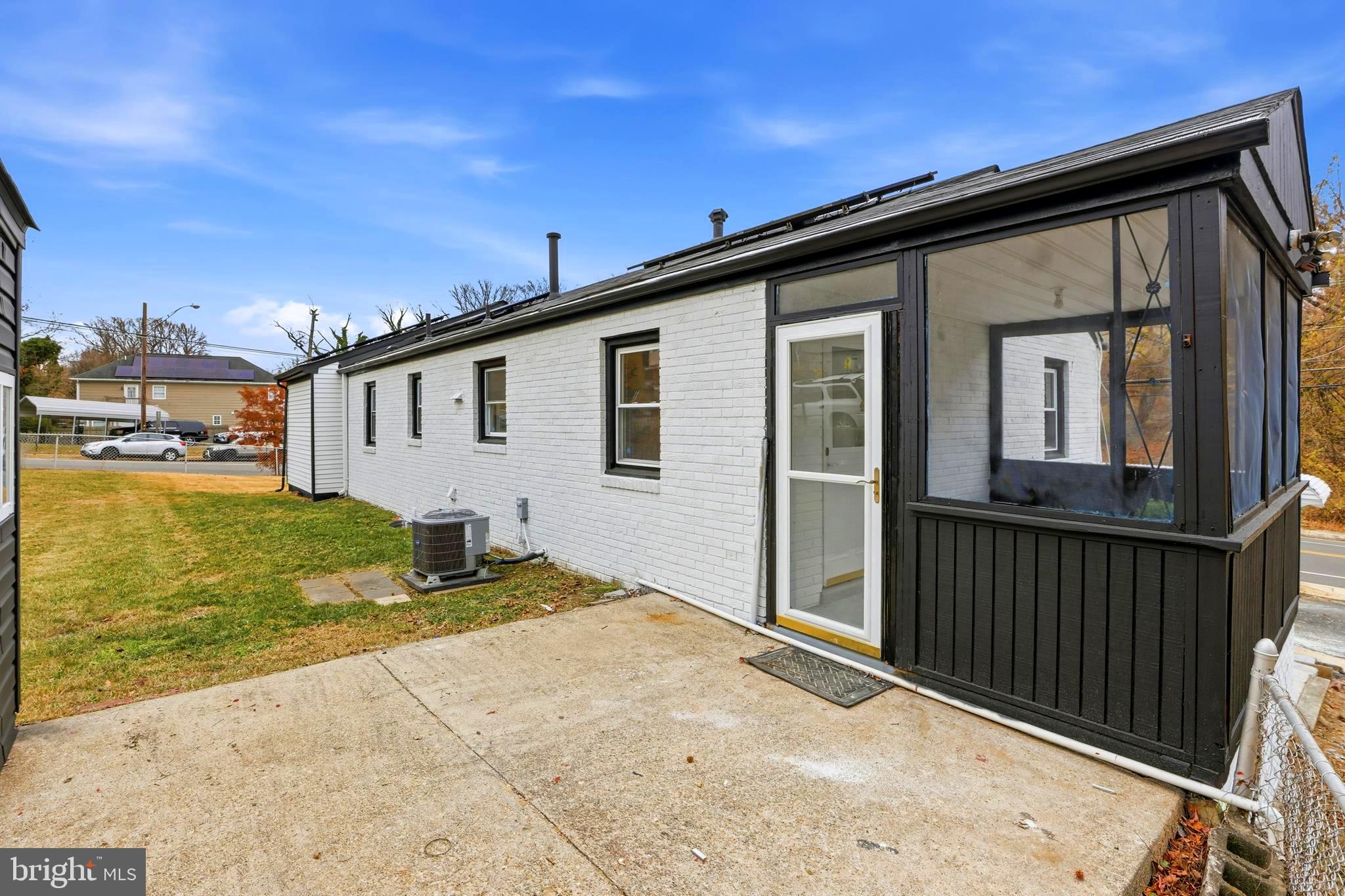 DUPONT VILLAGE - Residential