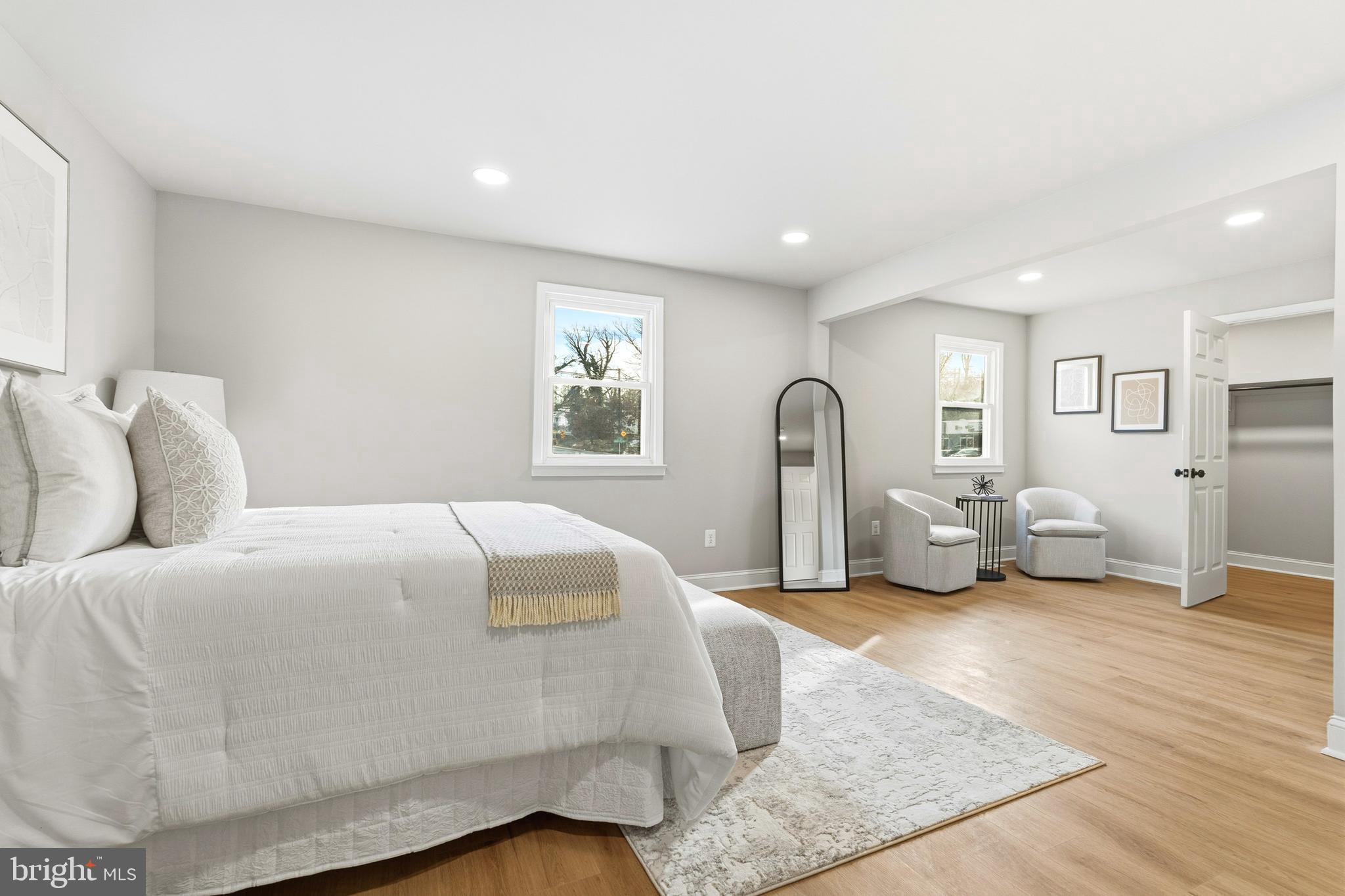 DUPONT VILLAGE - Residential