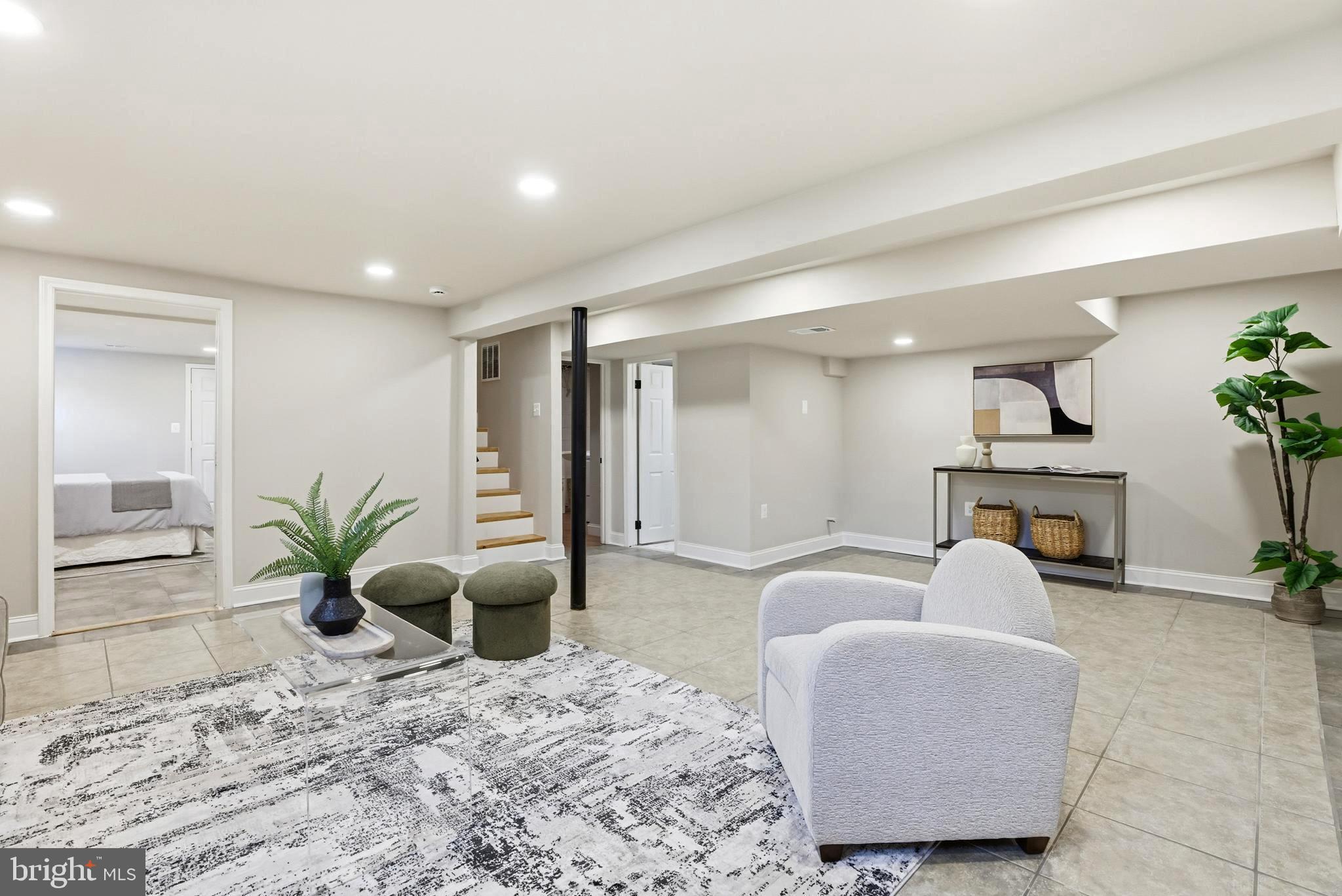 DUPONT VILLAGE - Residential