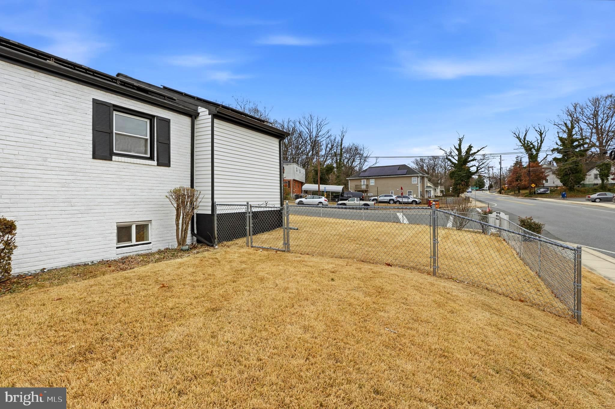 DUPONT VILLAGE - Residential