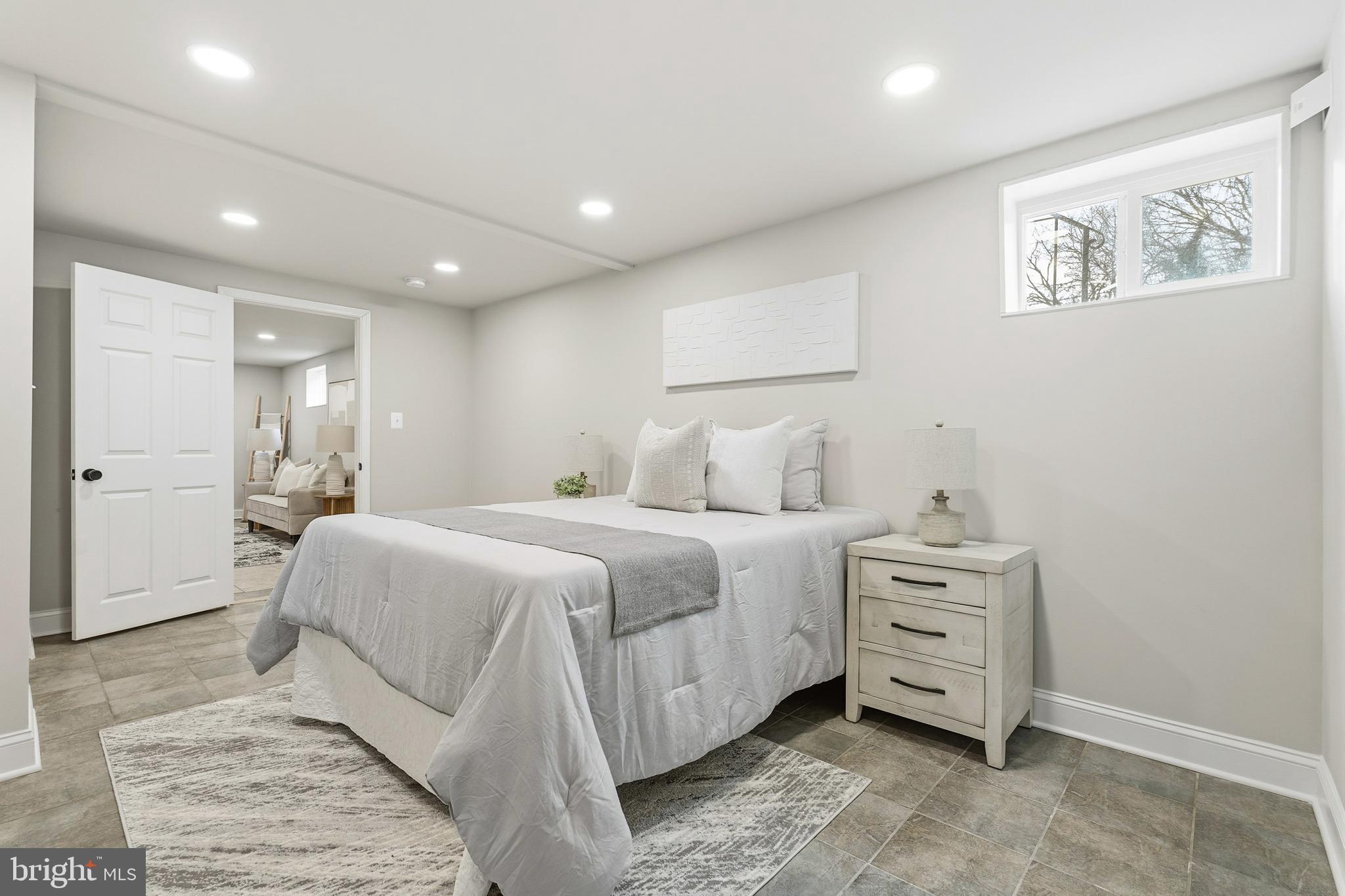 DUPONT VILLAGE - Residential