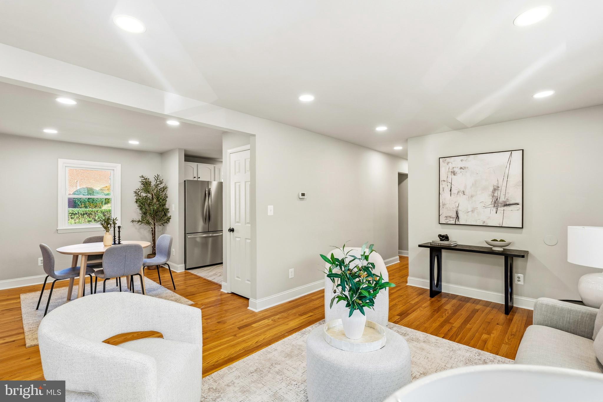 DUPONT VILLAGE - Residential