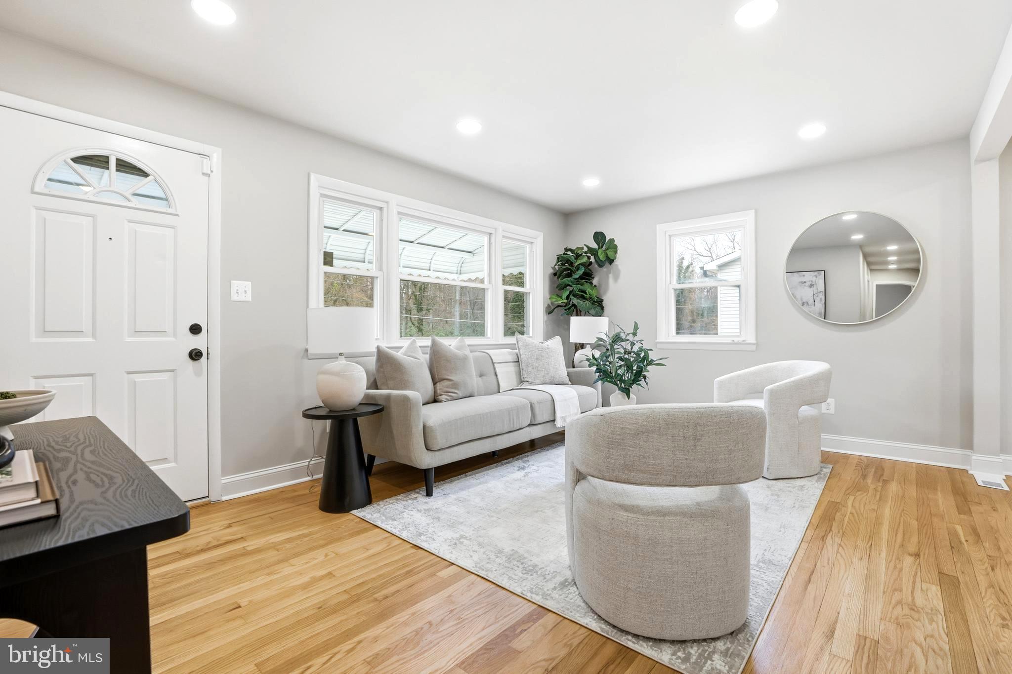 DUPONT VILLAGE - Residential