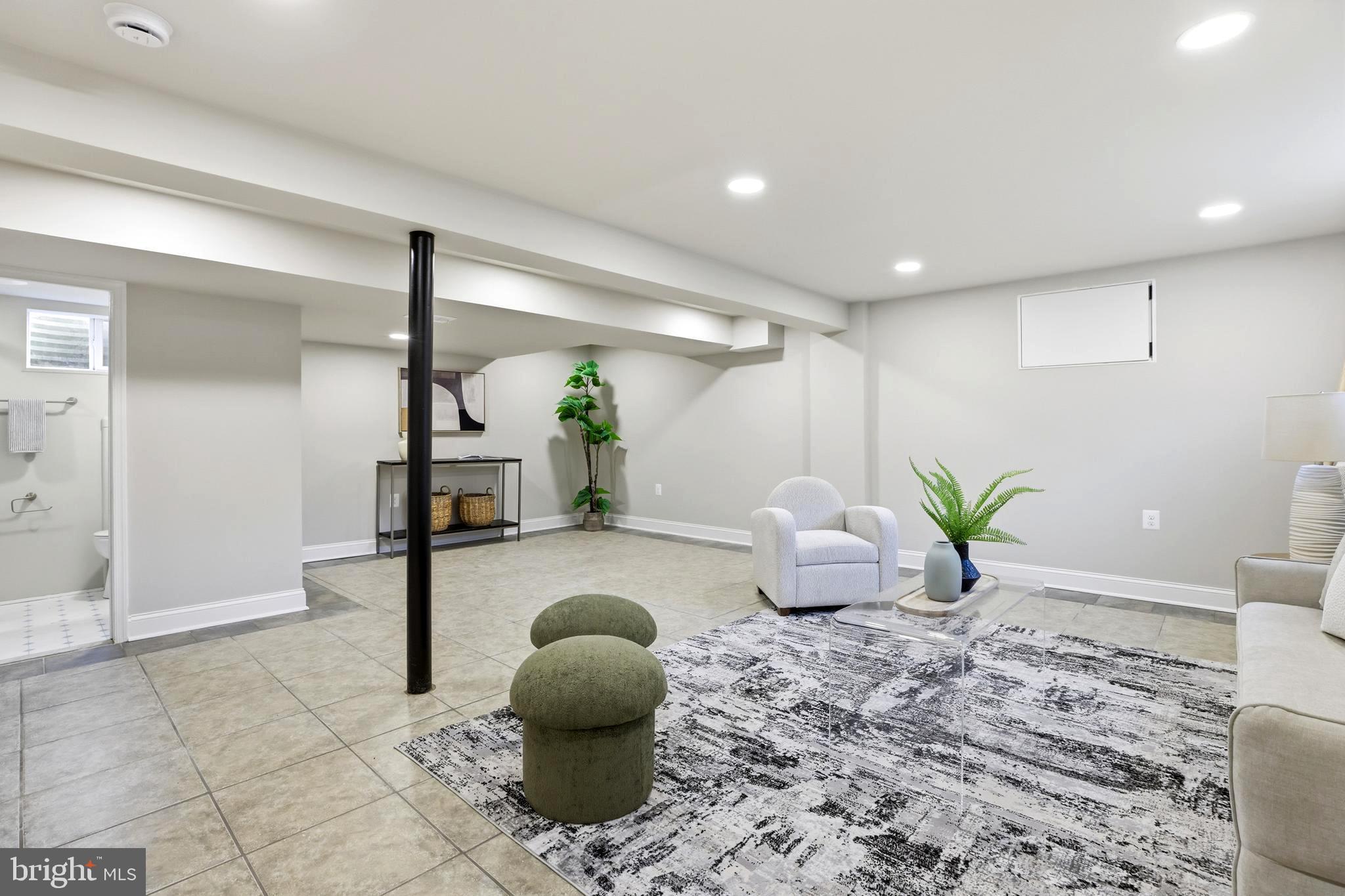 DUPONT VILLAGE - Residential