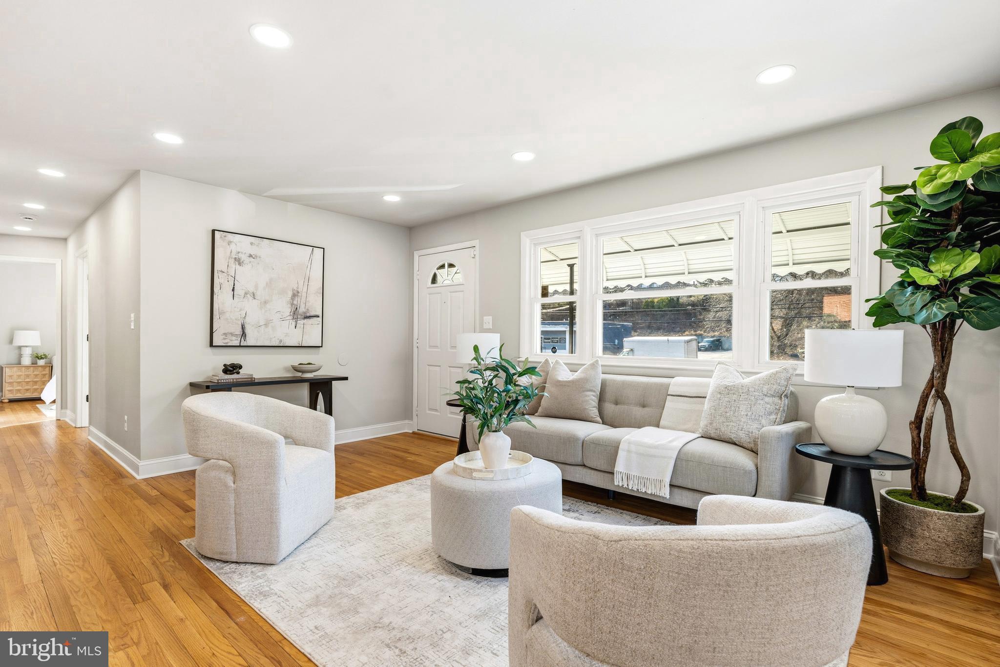 DUPONT VILLAGE - Residential