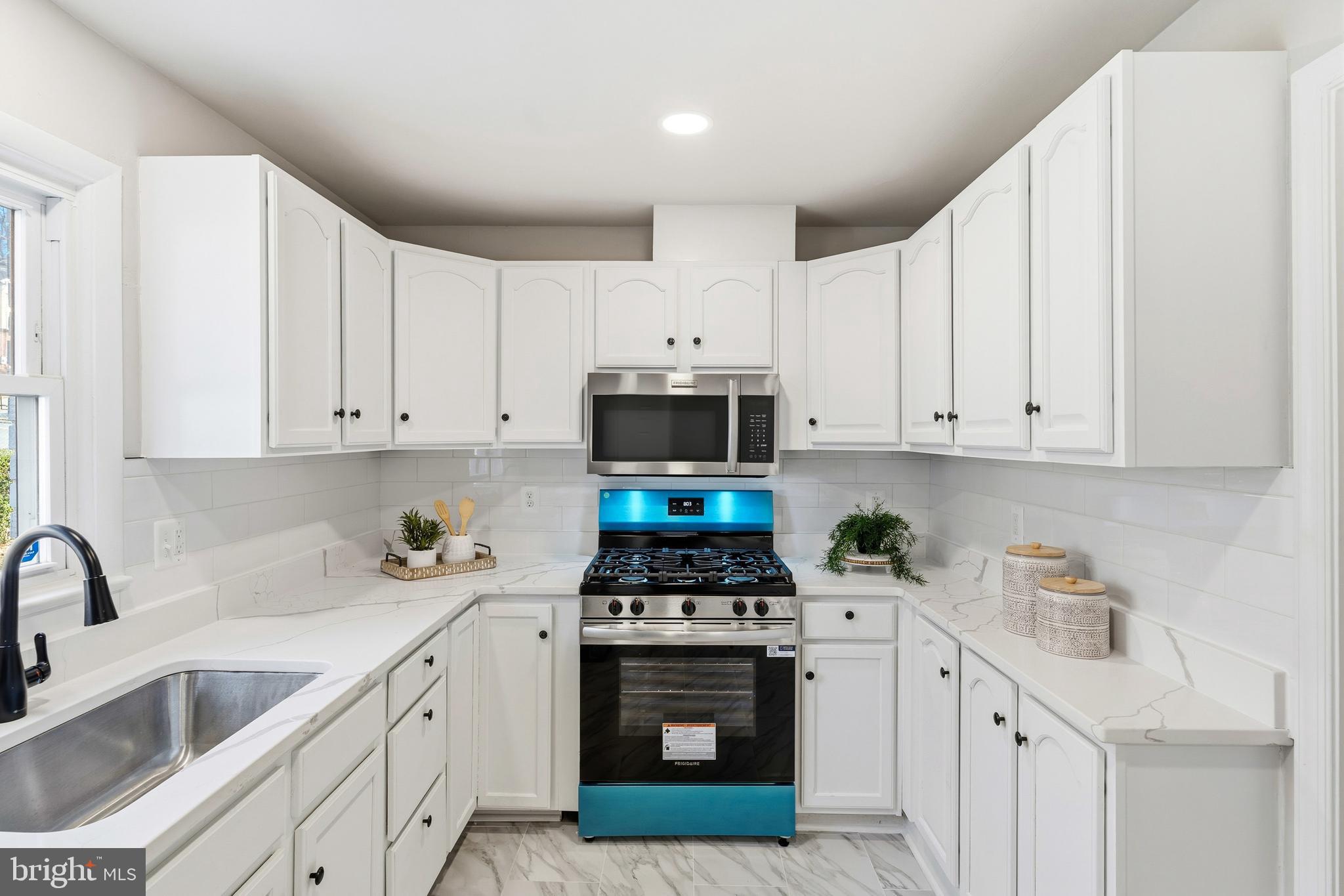 DUPONT VILLAGE - Residential