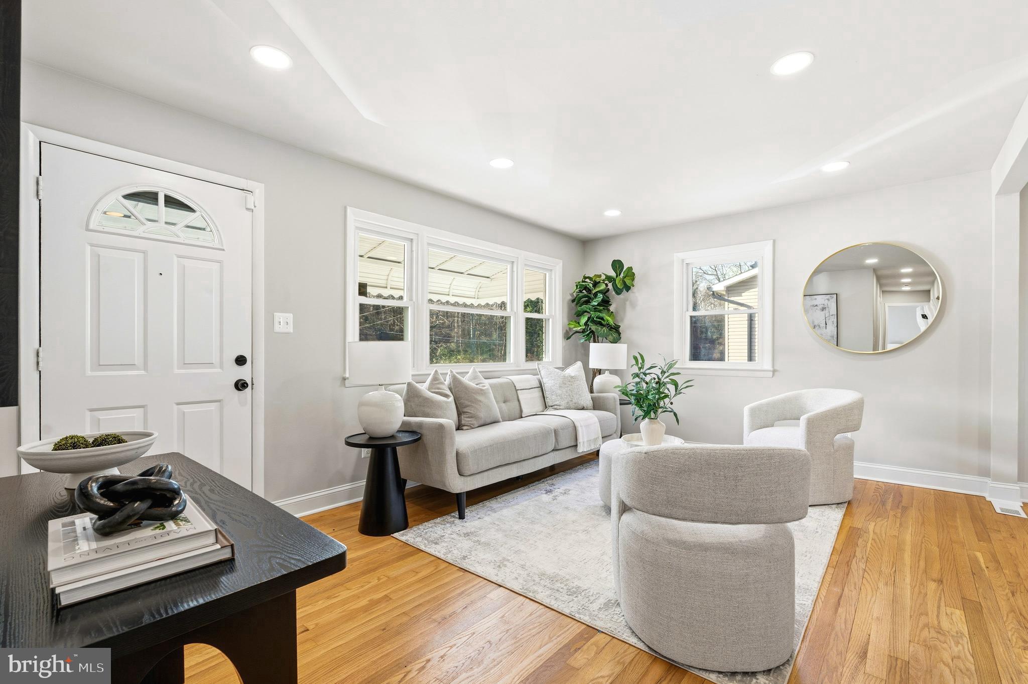 DUPONT VILLAGE - Residential