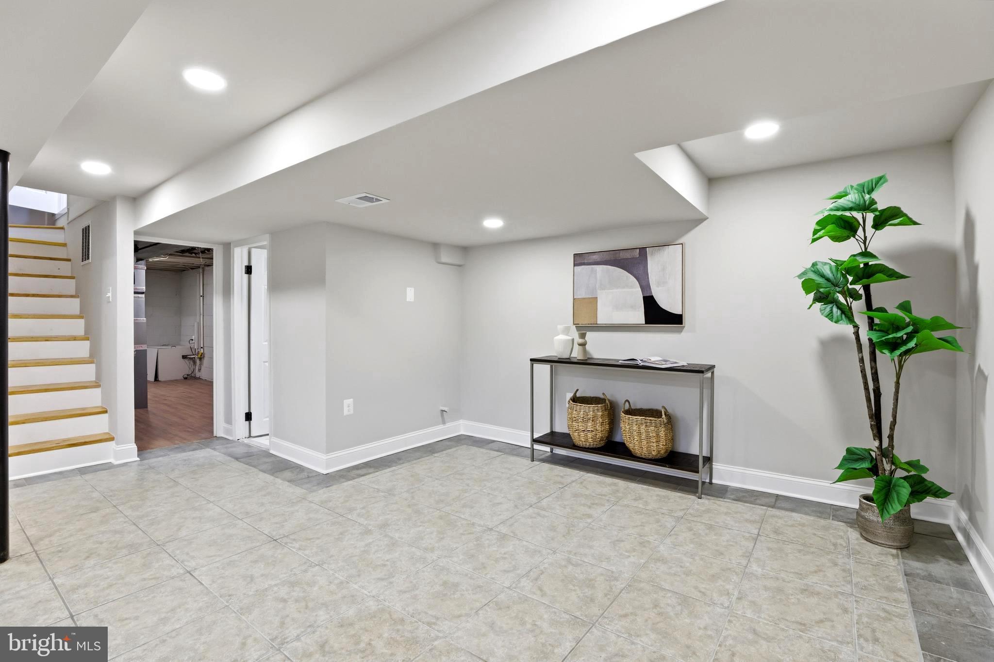 DUPONT VILLAGE - Residential