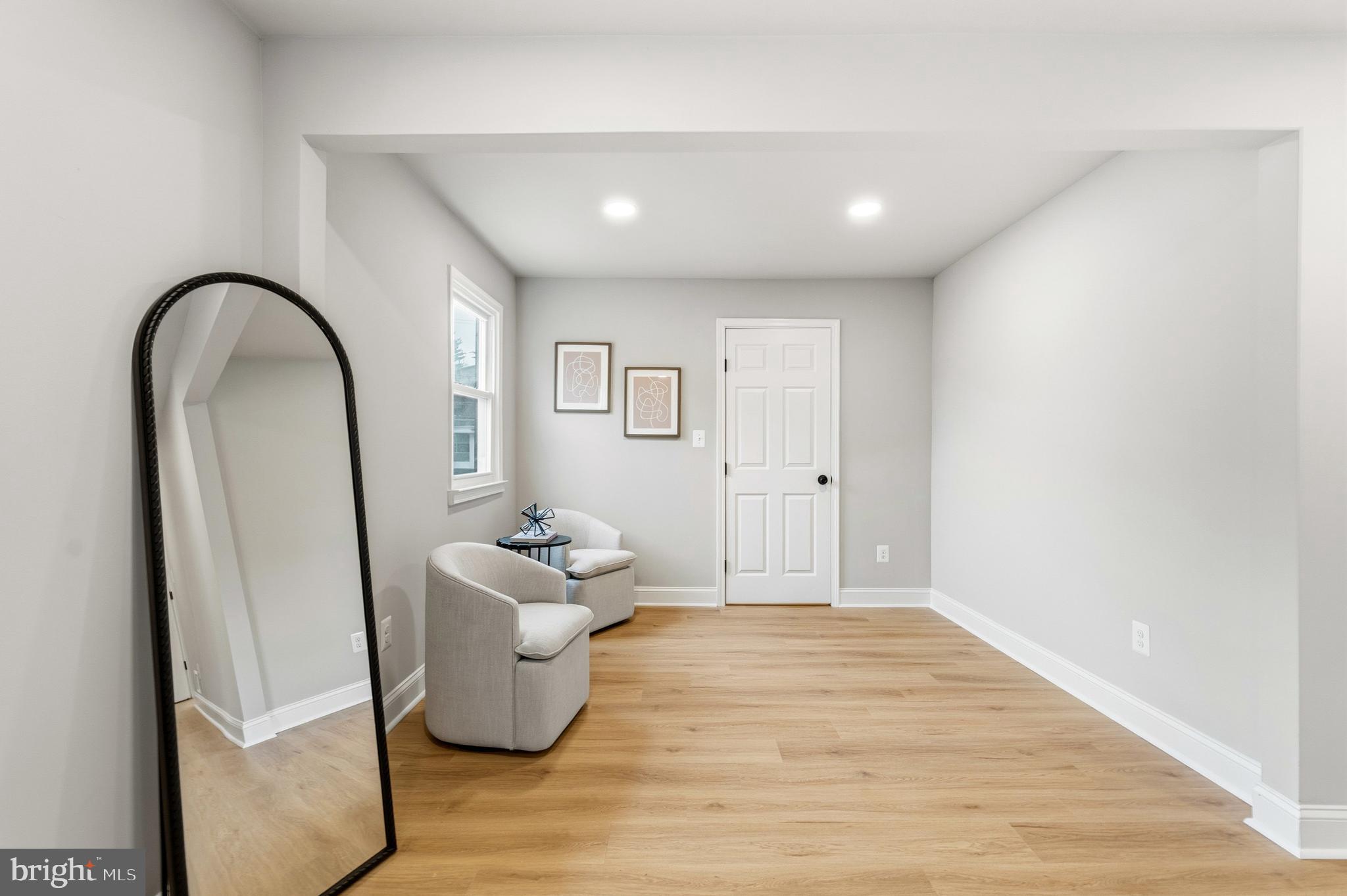 DUPONT VILLAGE - Residential