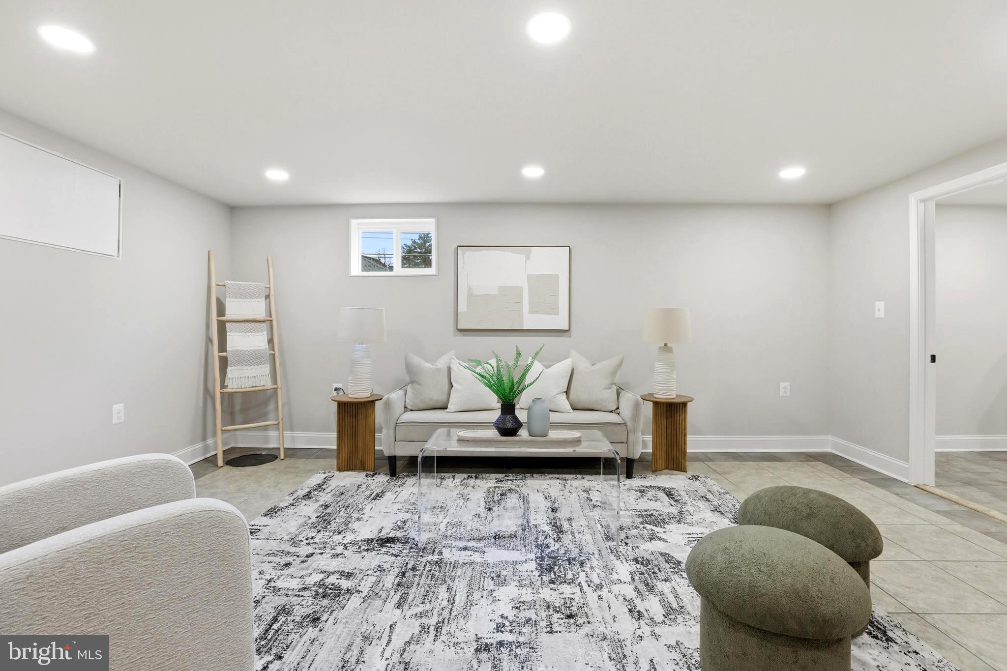 DUPONT VILLAGE - Residential