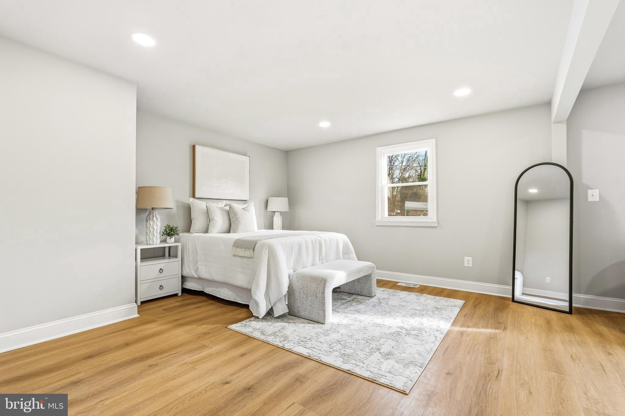 DUPONT VILLAGE - Residential