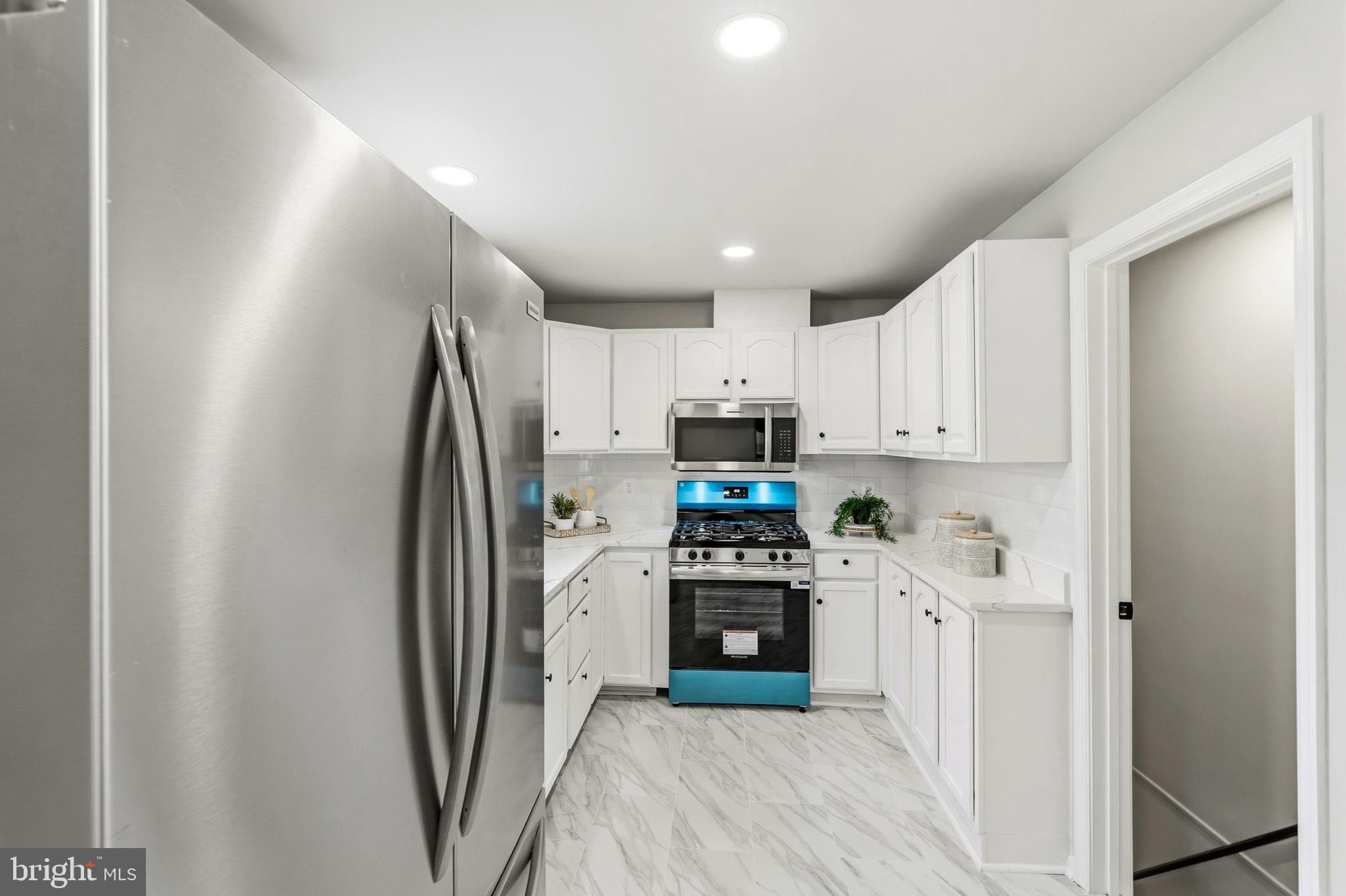 DUPONT VILLAGE - Residential