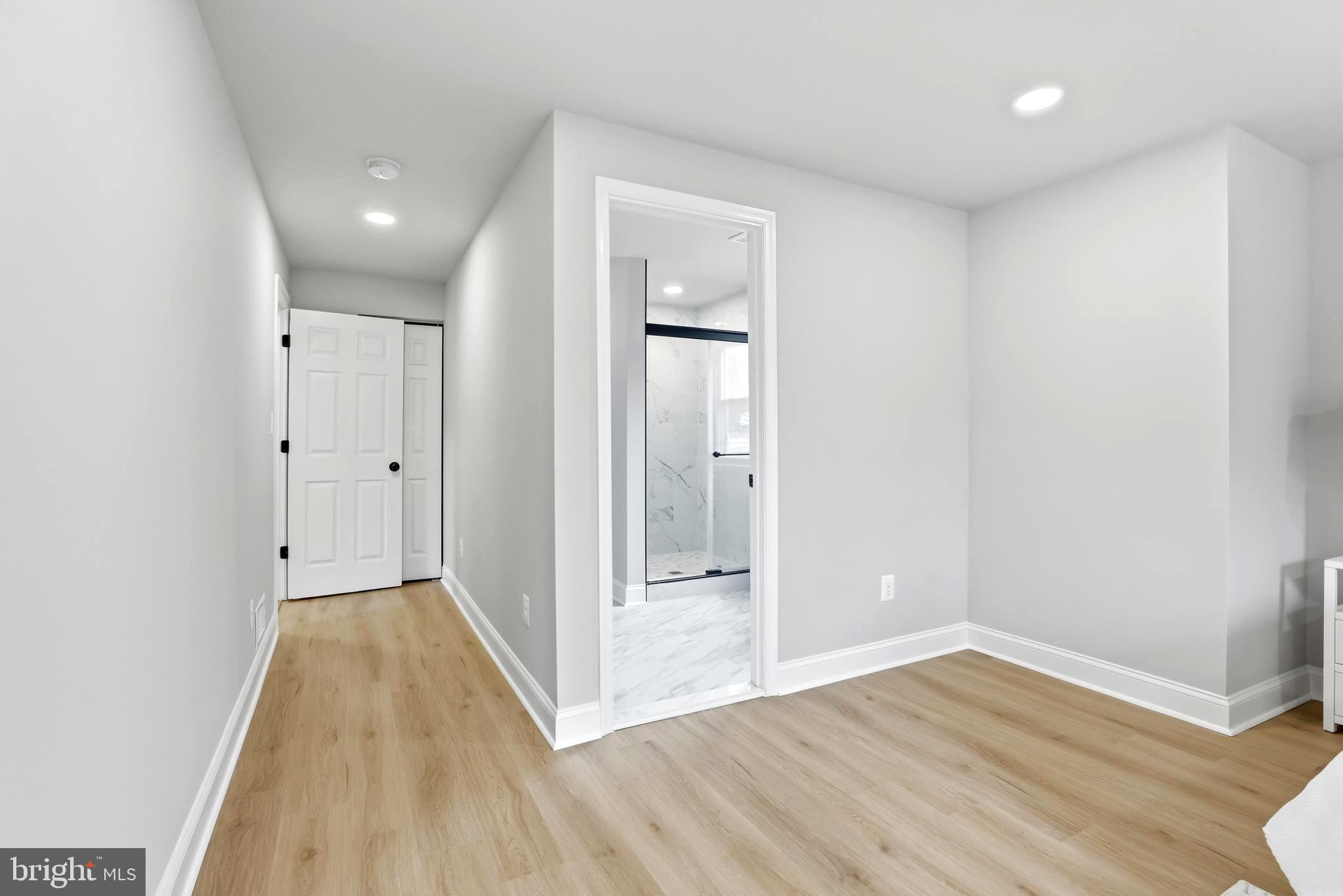 DUPONT VILLAGE - Residential