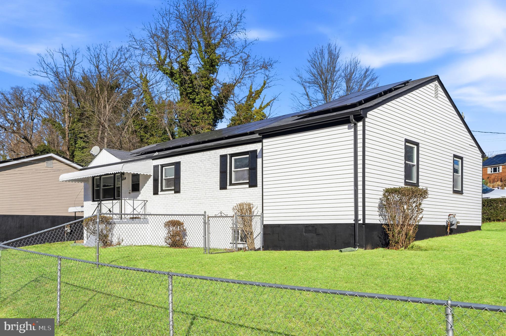 DUPONT VILLAGE - Residential