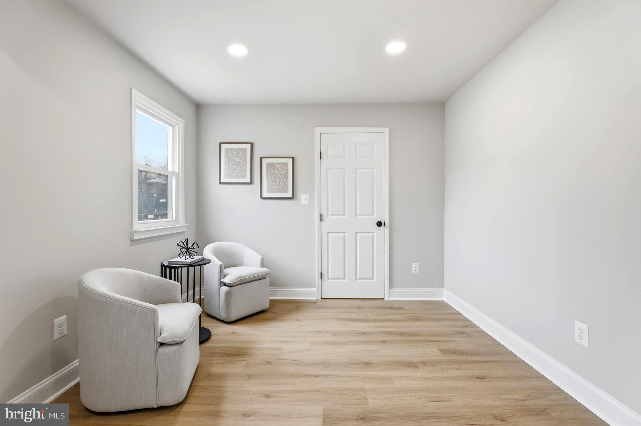 DUPONT VILLAGE - Residential