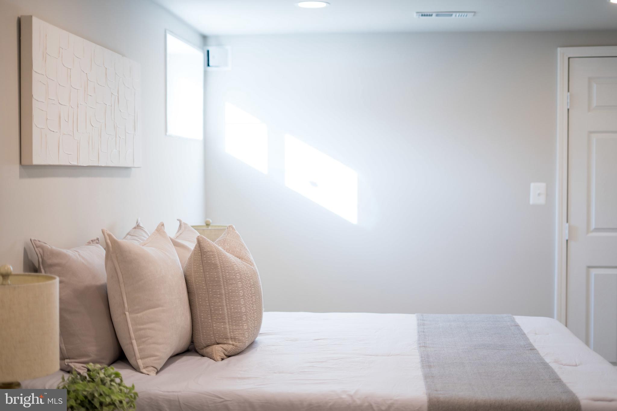 DUPONT VILLAGE - Residential