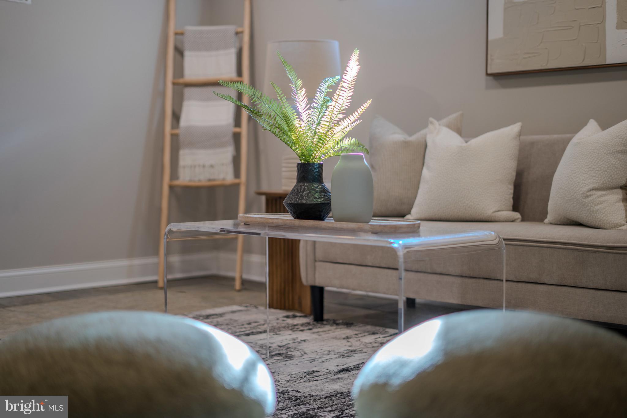 DUPONT VILLAGE - Residential