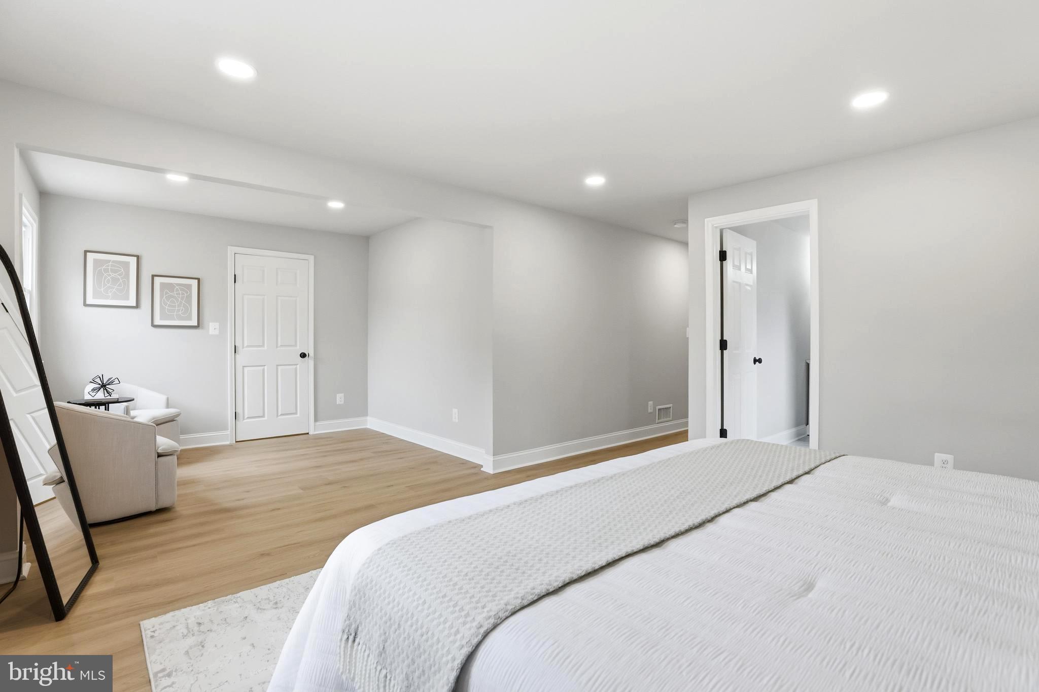 DUPONT VILLAGE - Residential