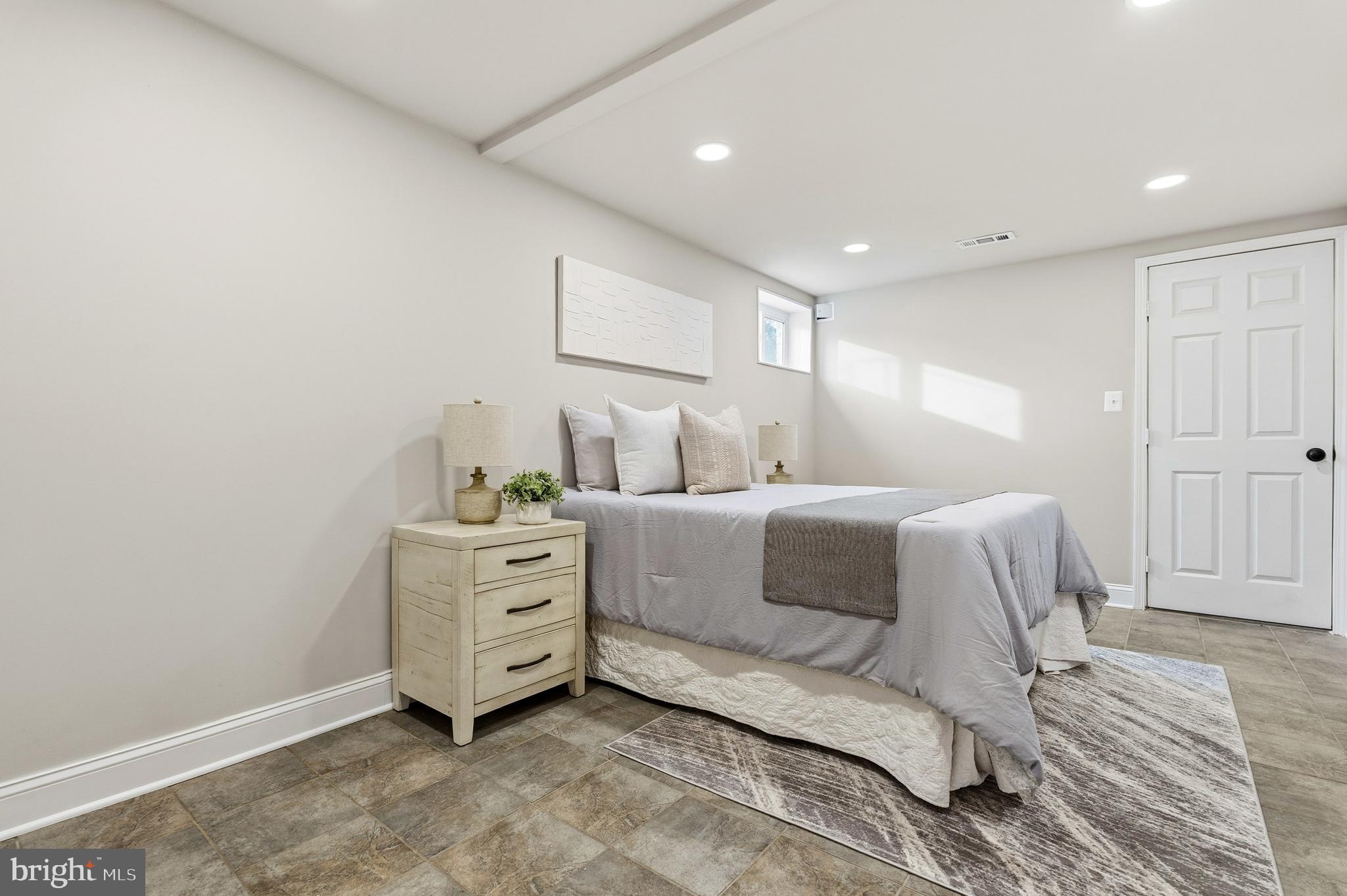 DUPONT VILLAGE - Residential