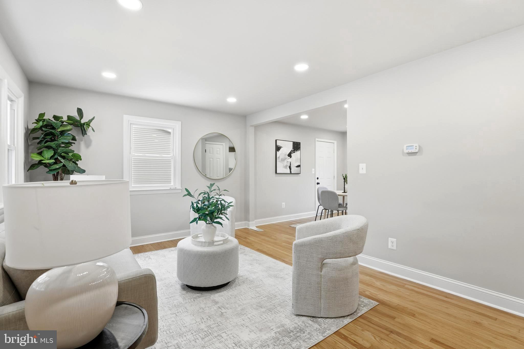 DUPONT VILLAGE - Residential