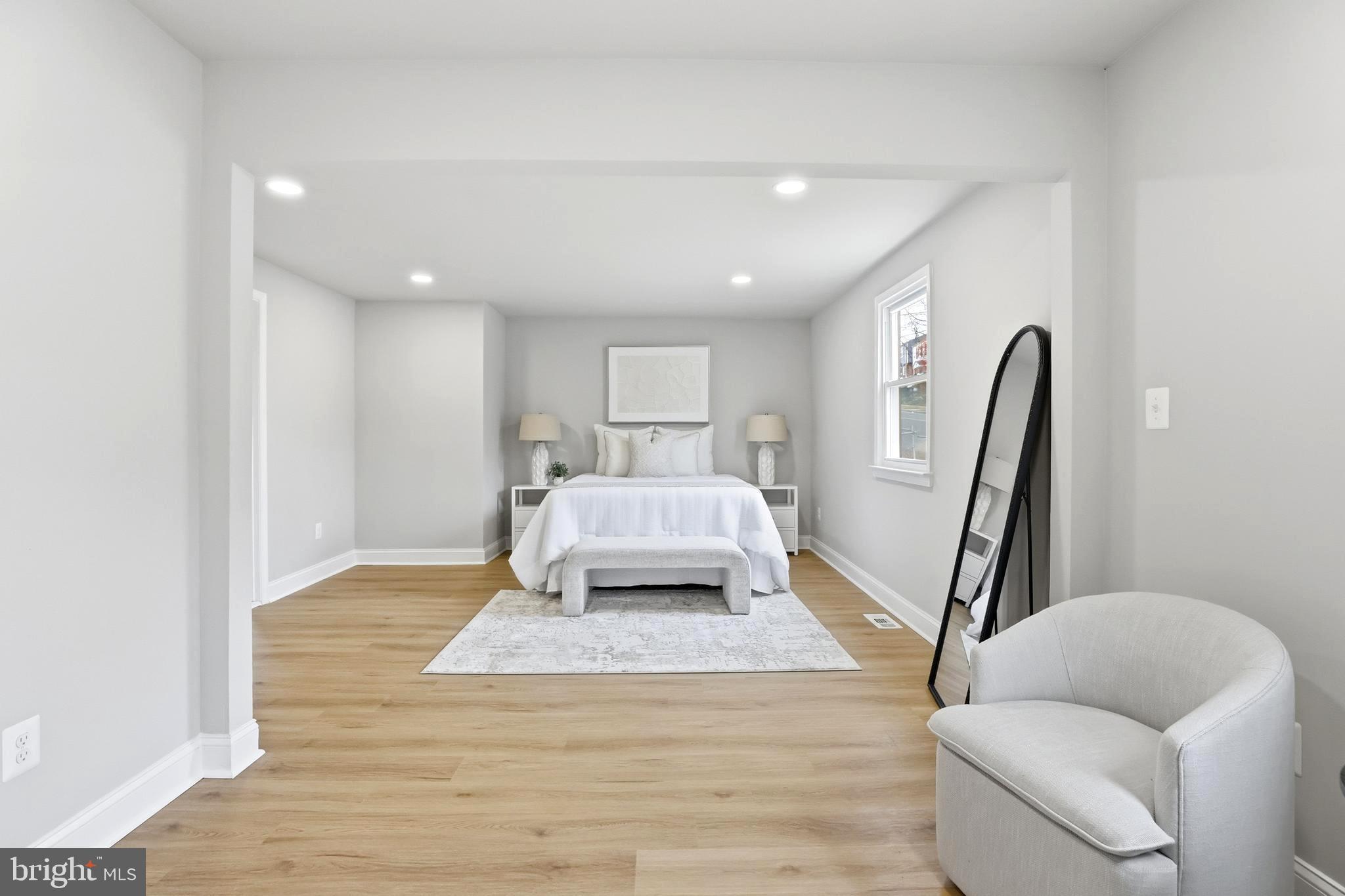 DUPONT VILLAGE - Residential