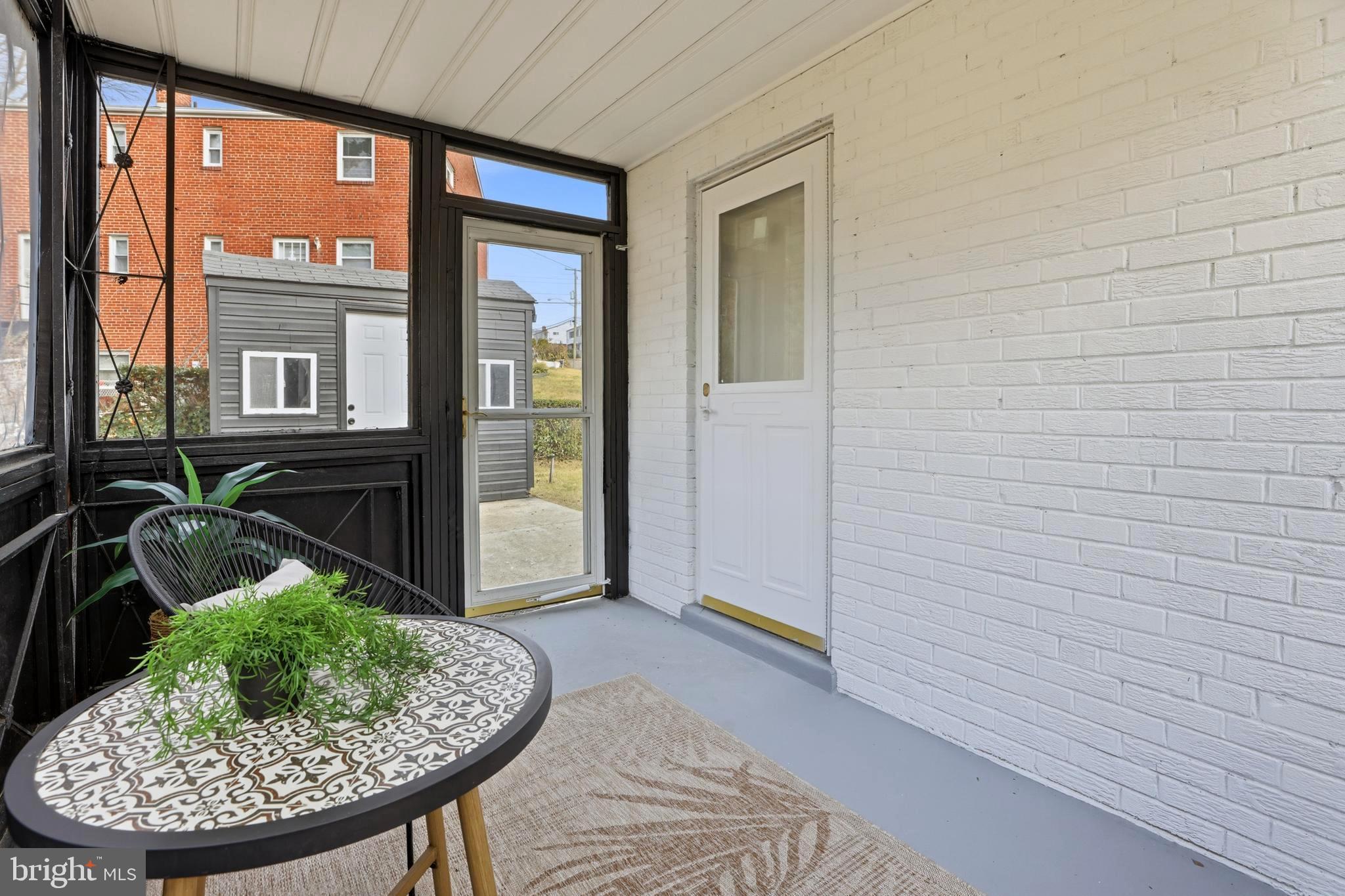 DUPONT VILLAGE - Residential