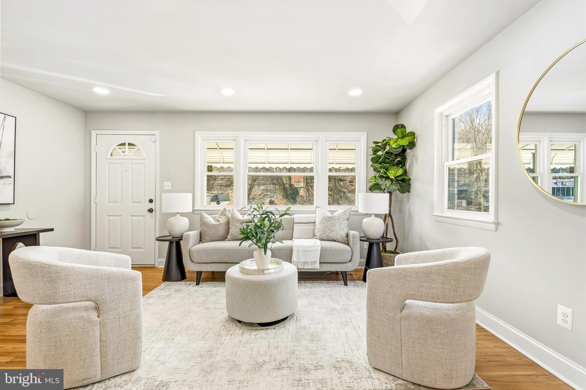 DUPONT VILLAGE - Residential