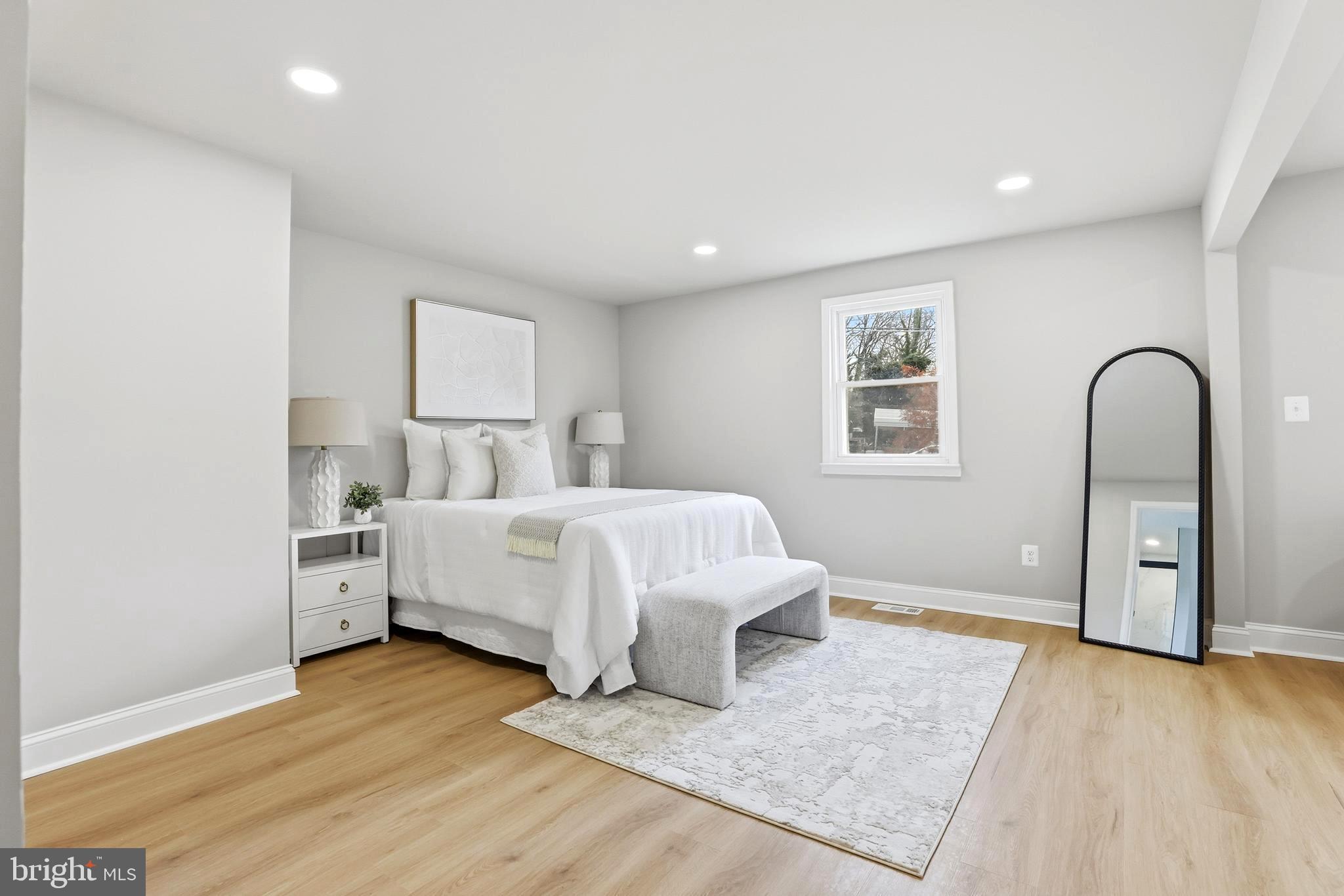 DUPONT VILLAGE - Residential