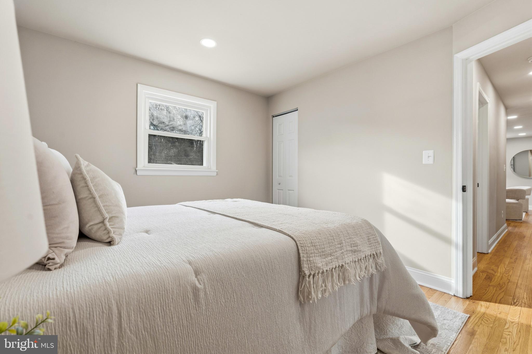 DUPONT VILLAGE - Residential