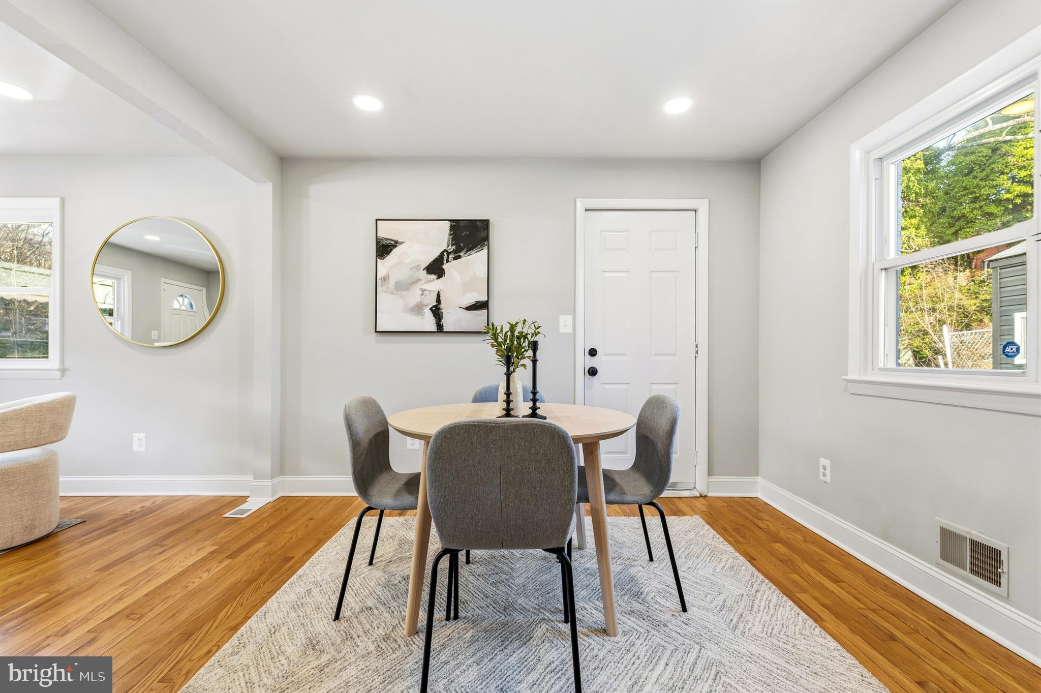 DUPONT VILLAGE - Residential