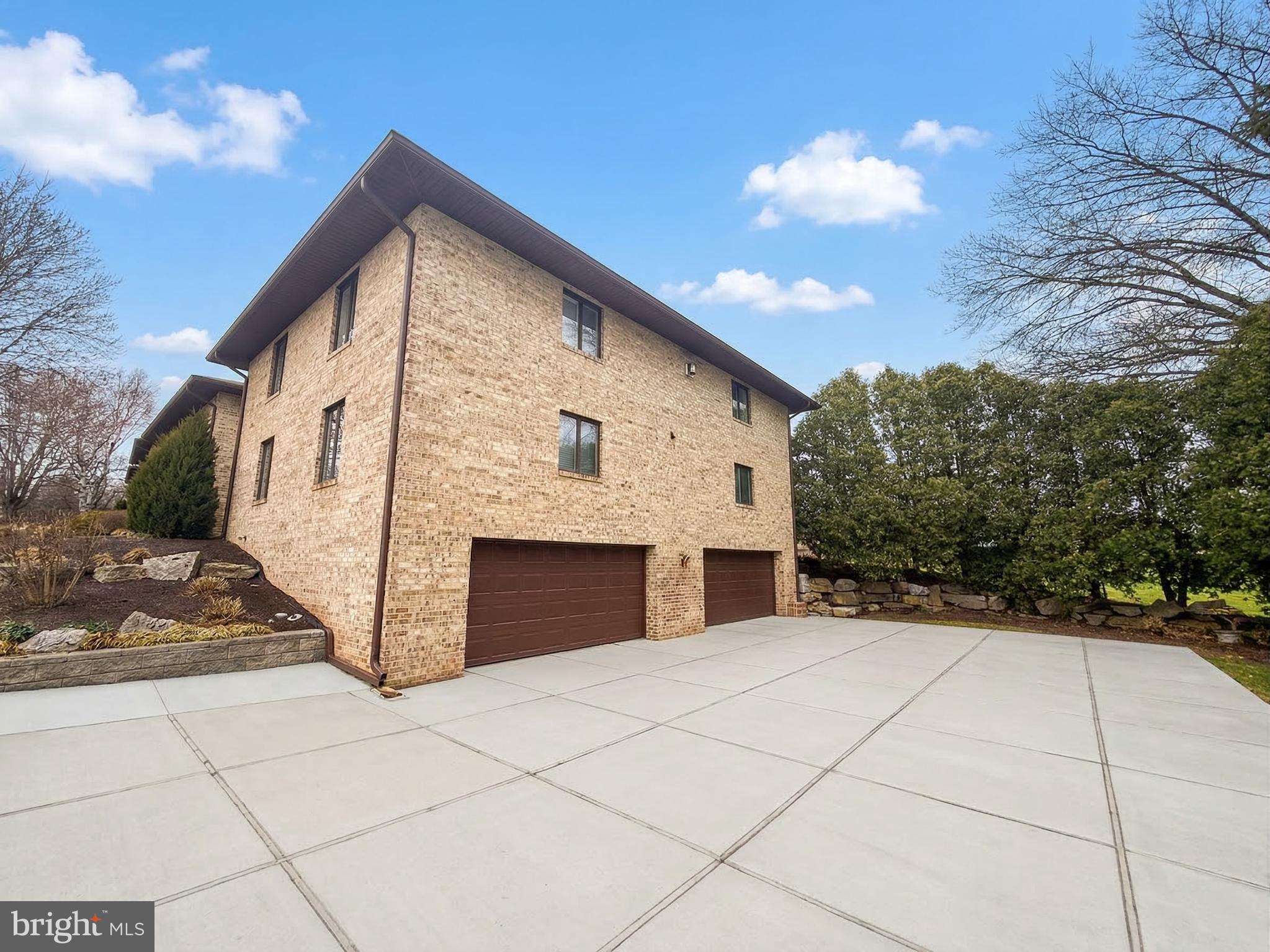 PENN NATIONAL GOLF COURSE COMMUNITY - Residential