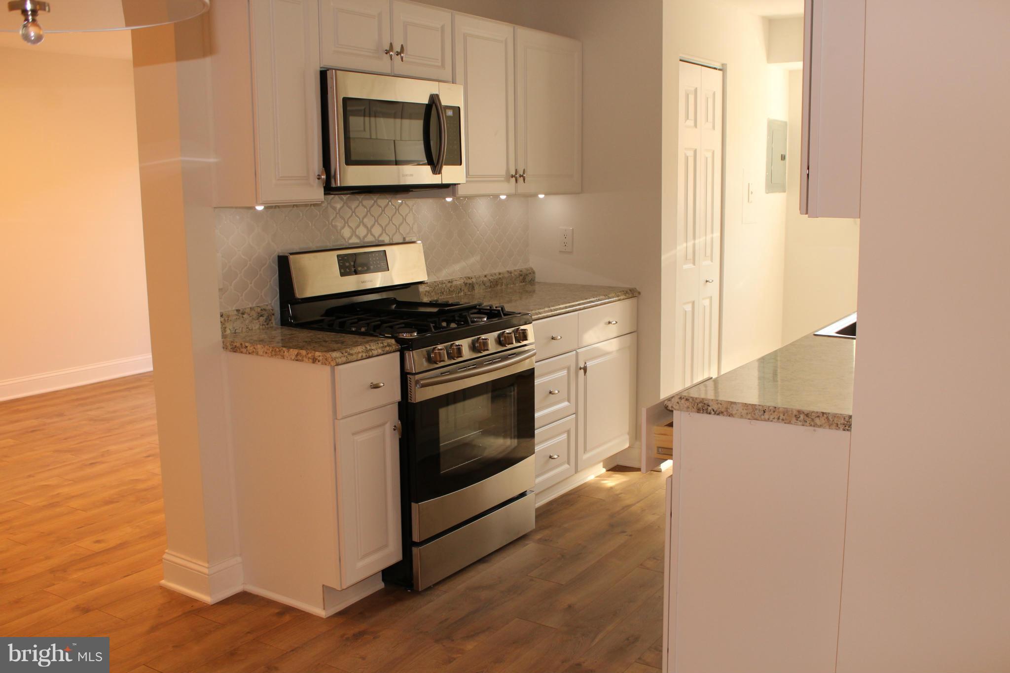 MAYFLOWER SQUARE - Residential