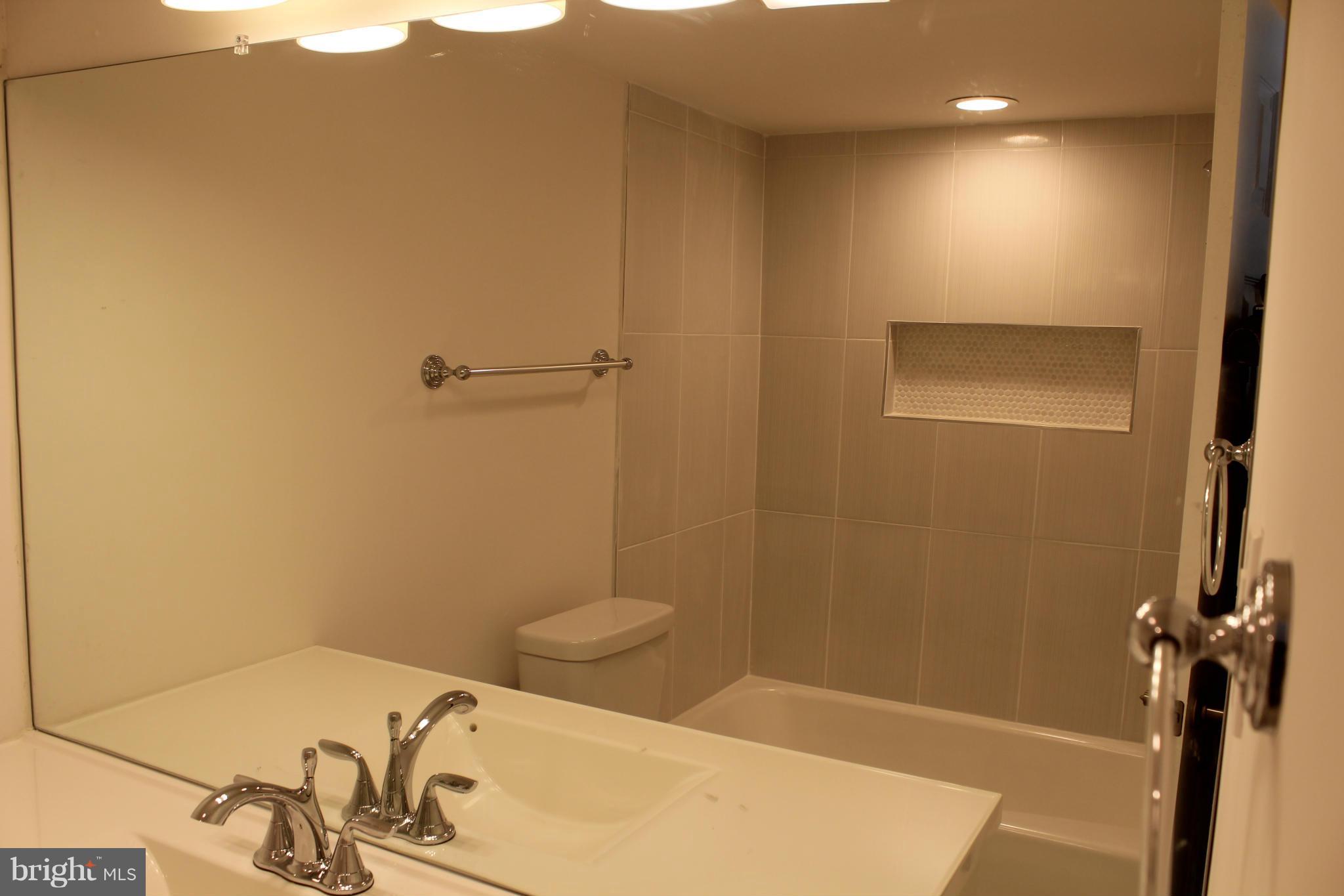 MAYFLOWER SQUARE - Residential