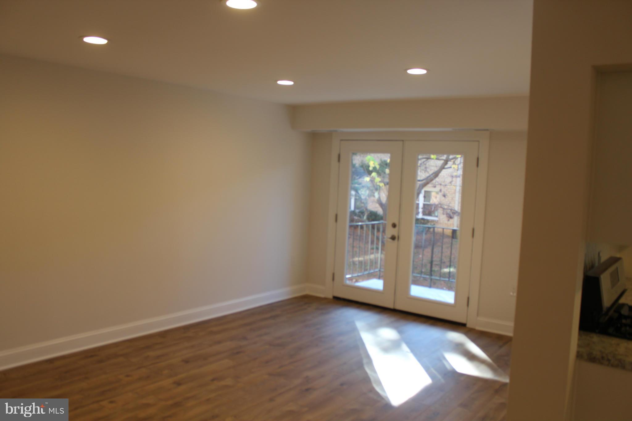MAYFLOWER SQUARE - Residential
