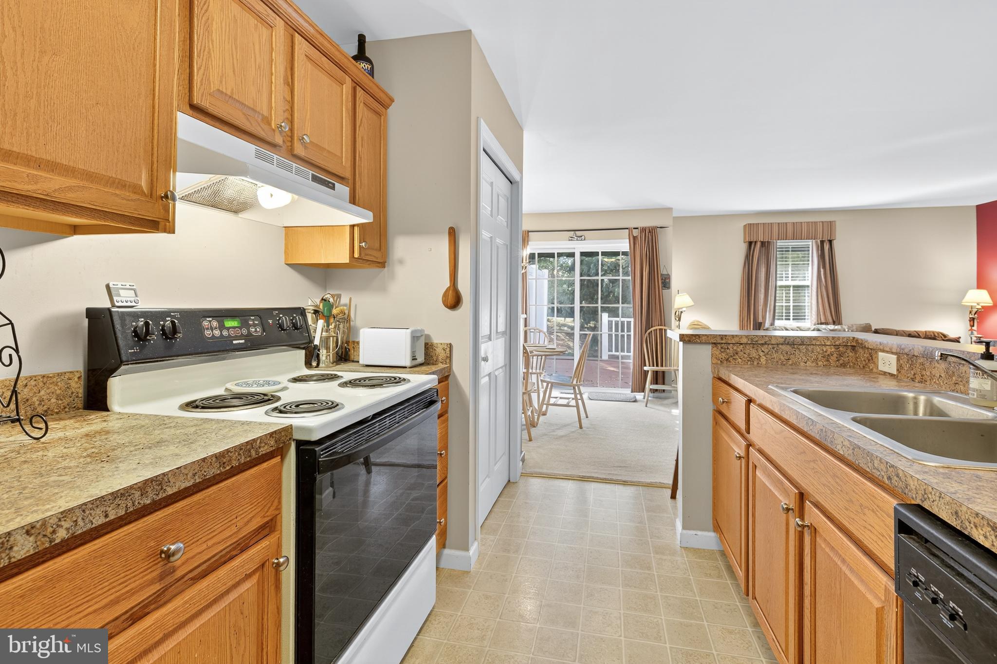 RASPBERRY HILL COMMONS - Residential