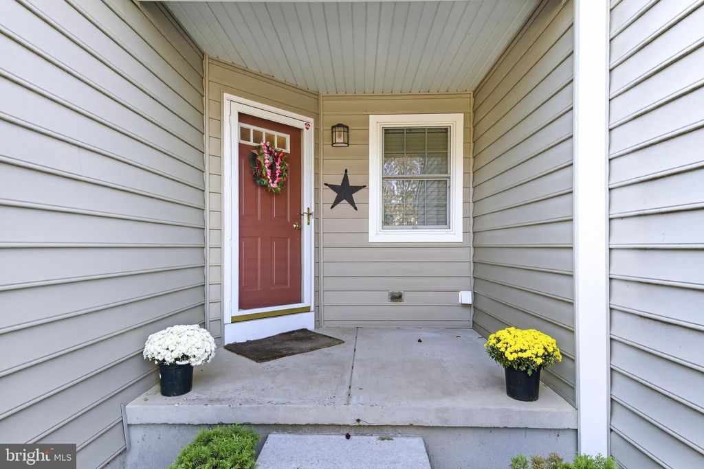 Photo of 762 Keller Drive, LITITZ, PA 17543 (MLS # PALA2078892)