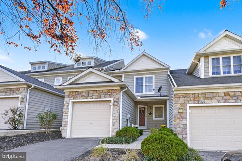 Photo of 762 Keller Drive, LITITZ, PA 17543 (MLS # PALA2078892)