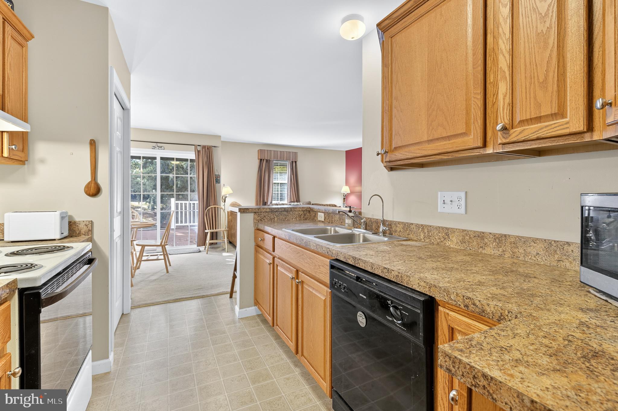 RASPBERRY HILL COMMONS - Residential