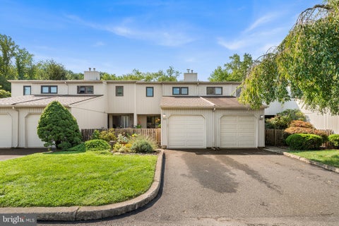 Townhouse For Sale - 1503 Seneca Run<br/> AMBLER, PA 19002
