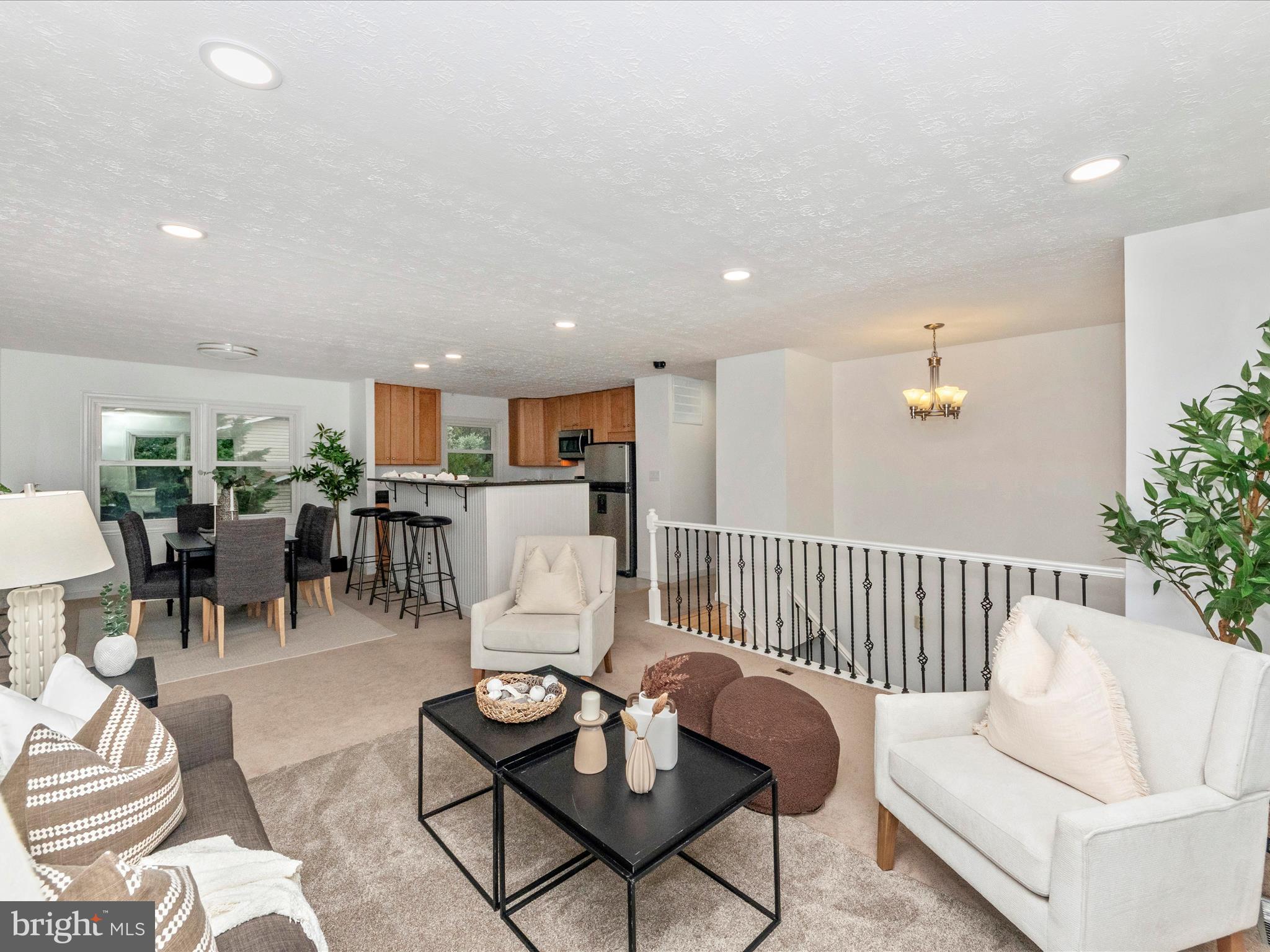 THE PROVINCES - Residential