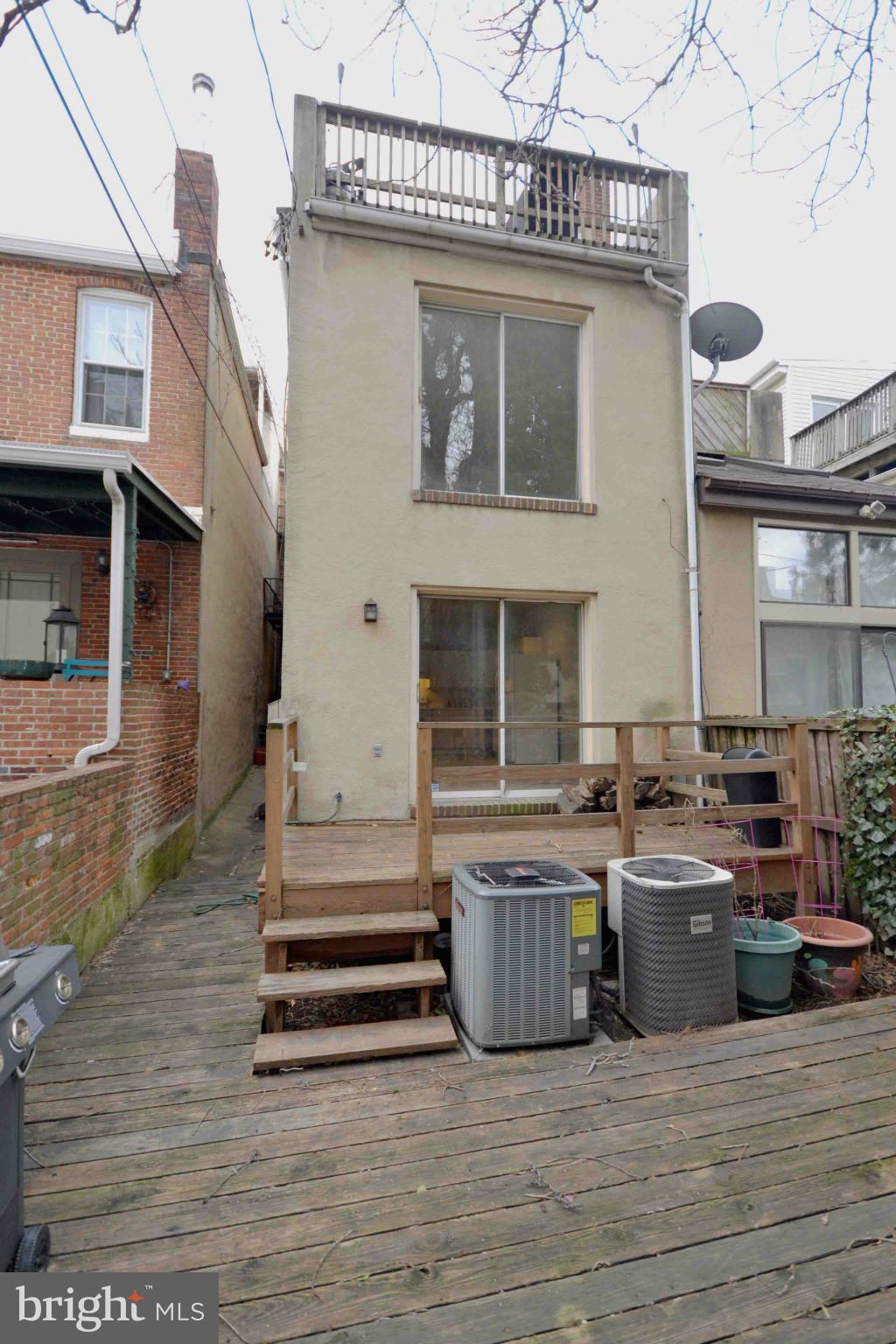 FEDERAL HILL HISTORIC DISTRICT - Residential Lease