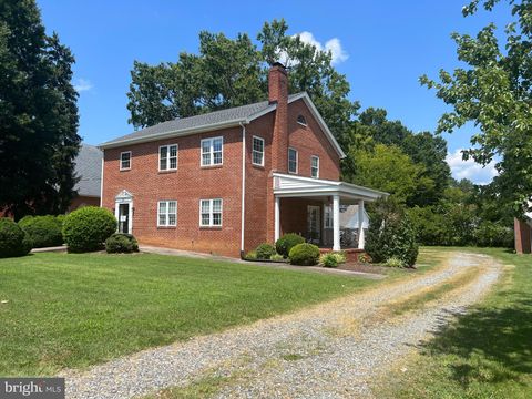 Condo For Rent - 221 N Main Street #A<br/> Caroline County, BOWLING GREEN, VA 22427