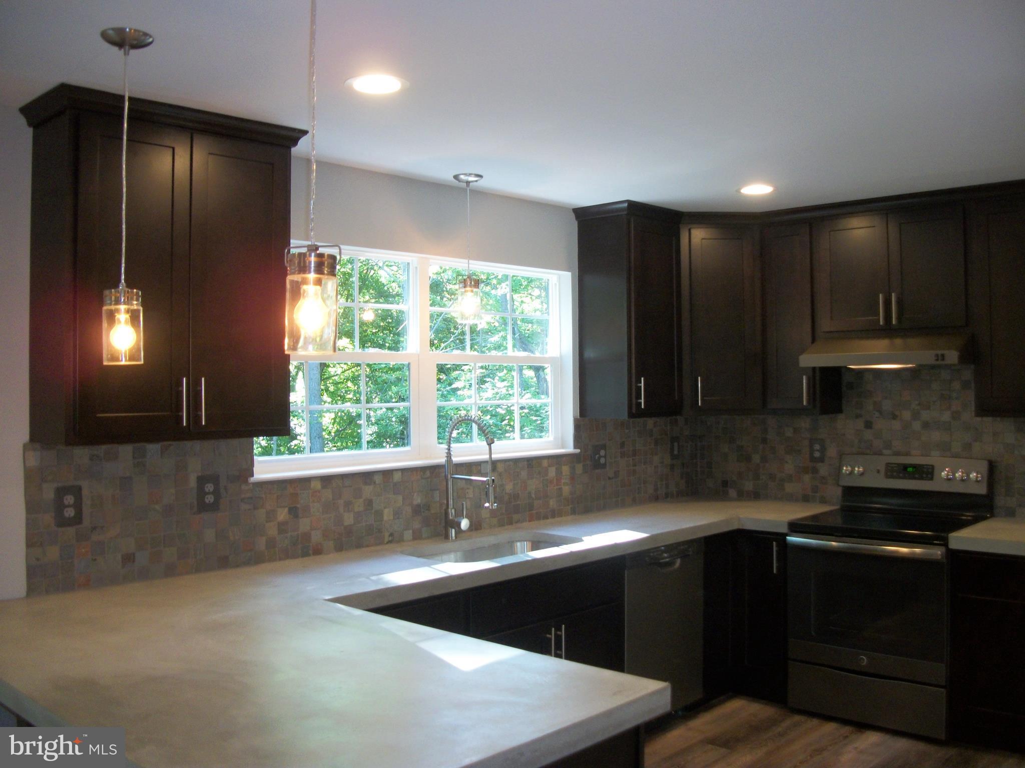 PYLES ESTATES - Residential