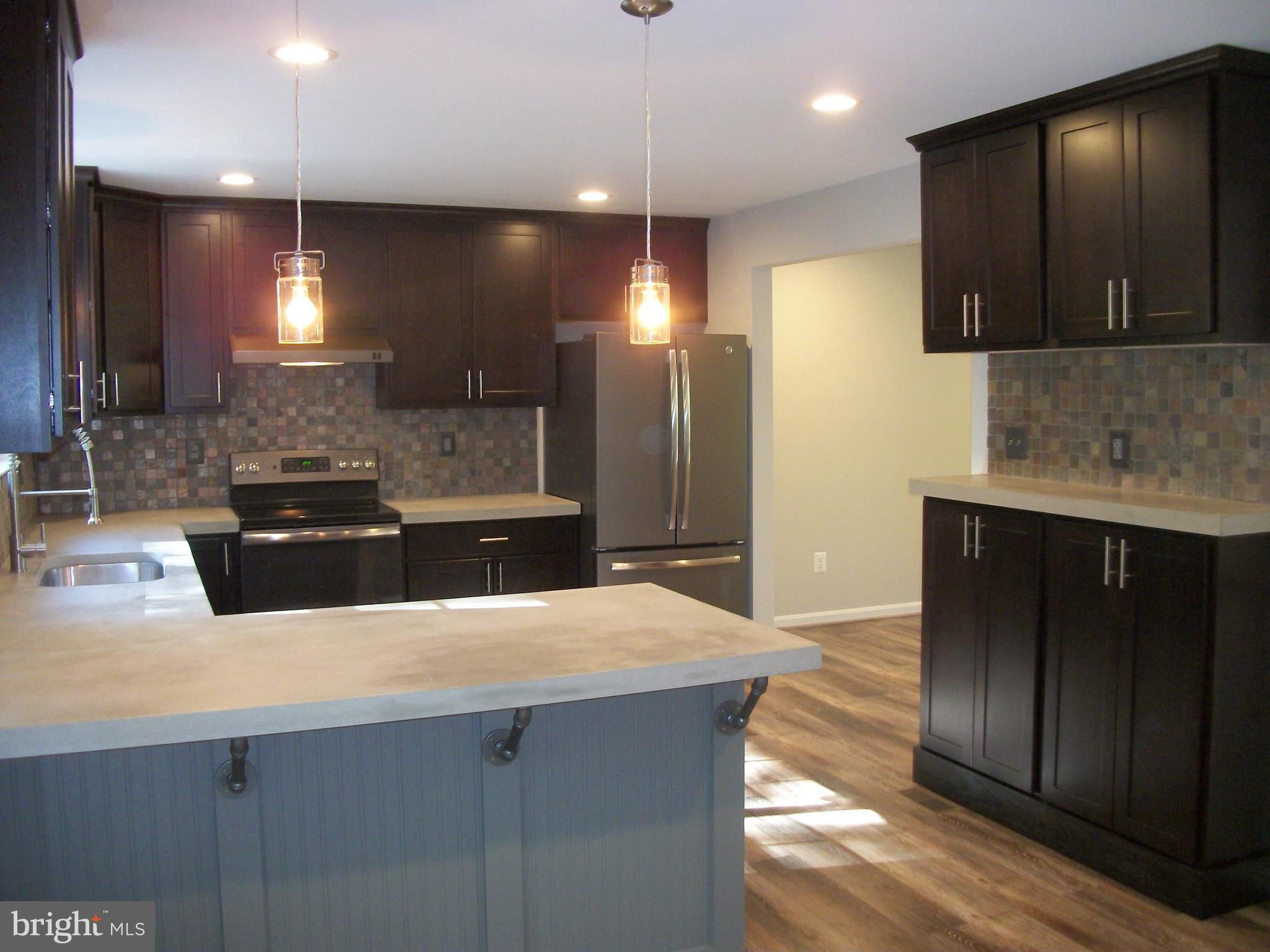 PYLES ESTATES - Residential