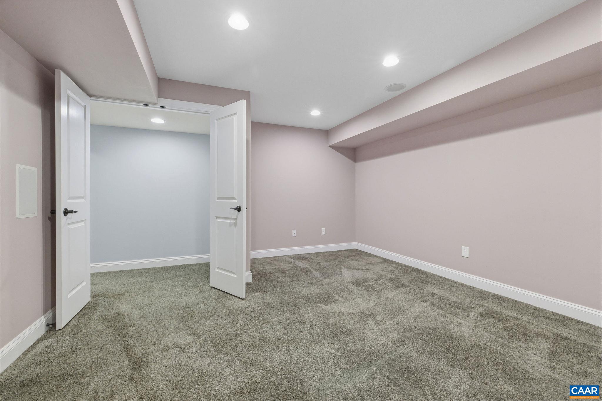 SPRING CREEK - Residential