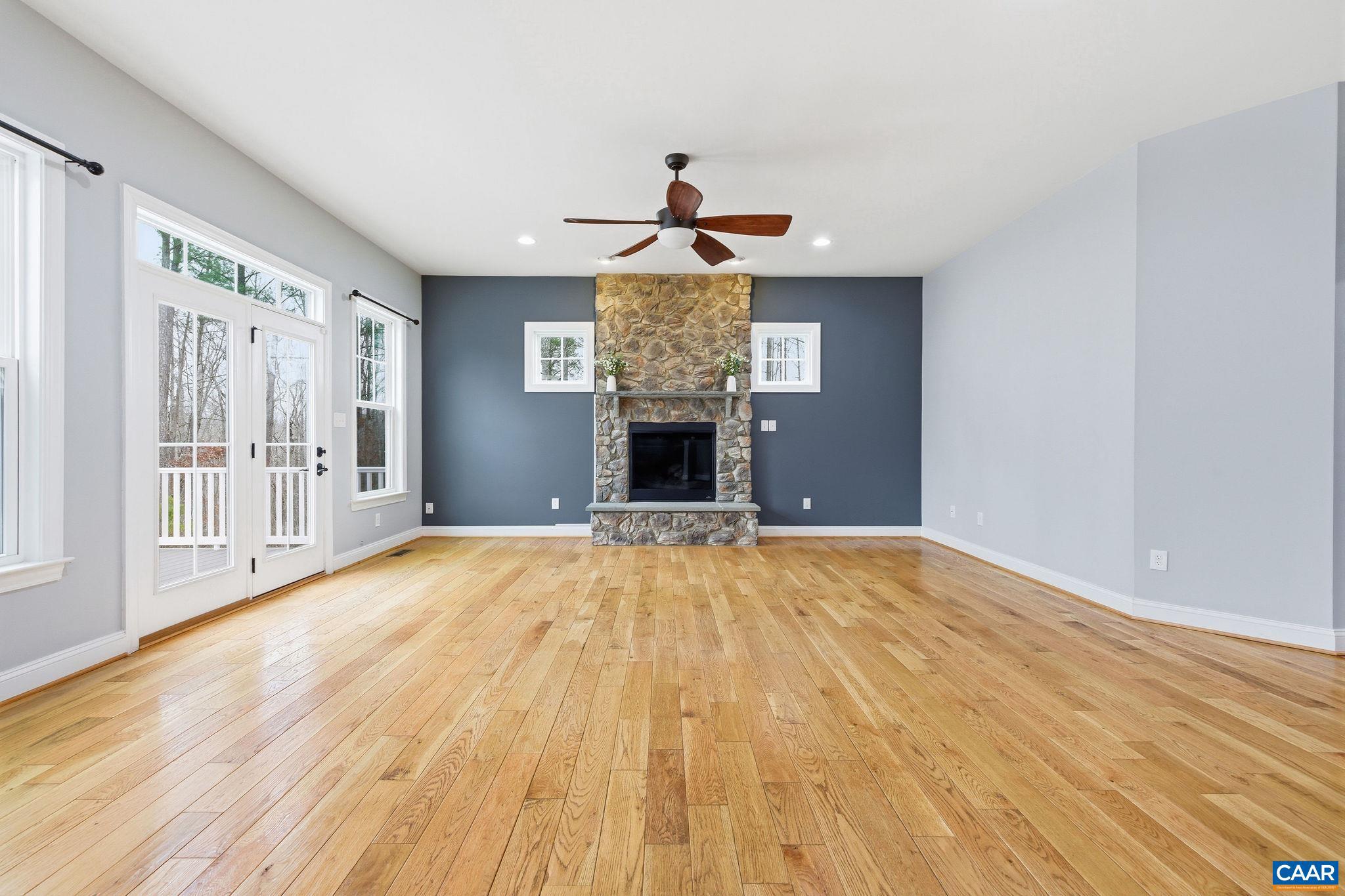 SPRING CREEK - Residential