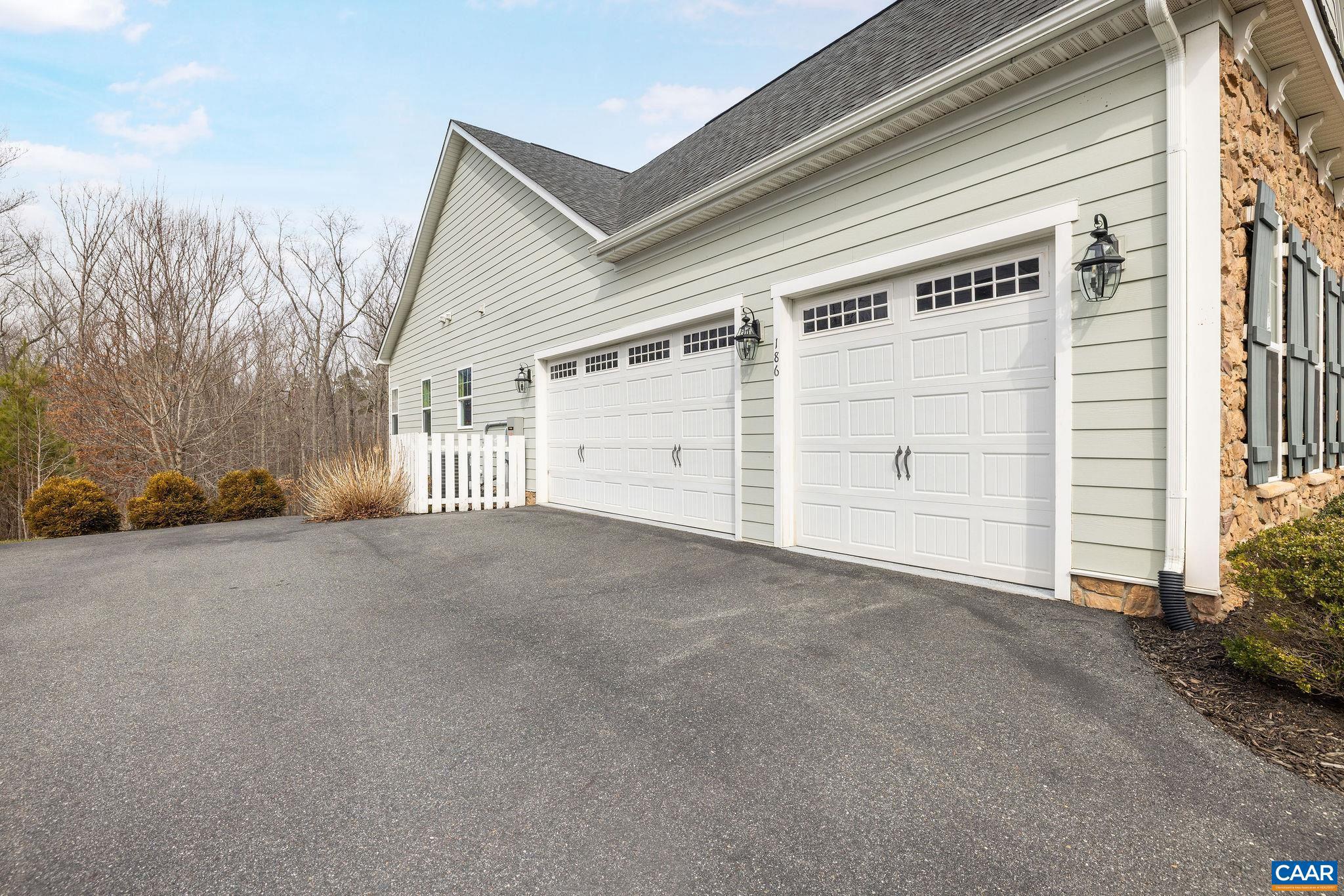 SPRING CREEK - Residential