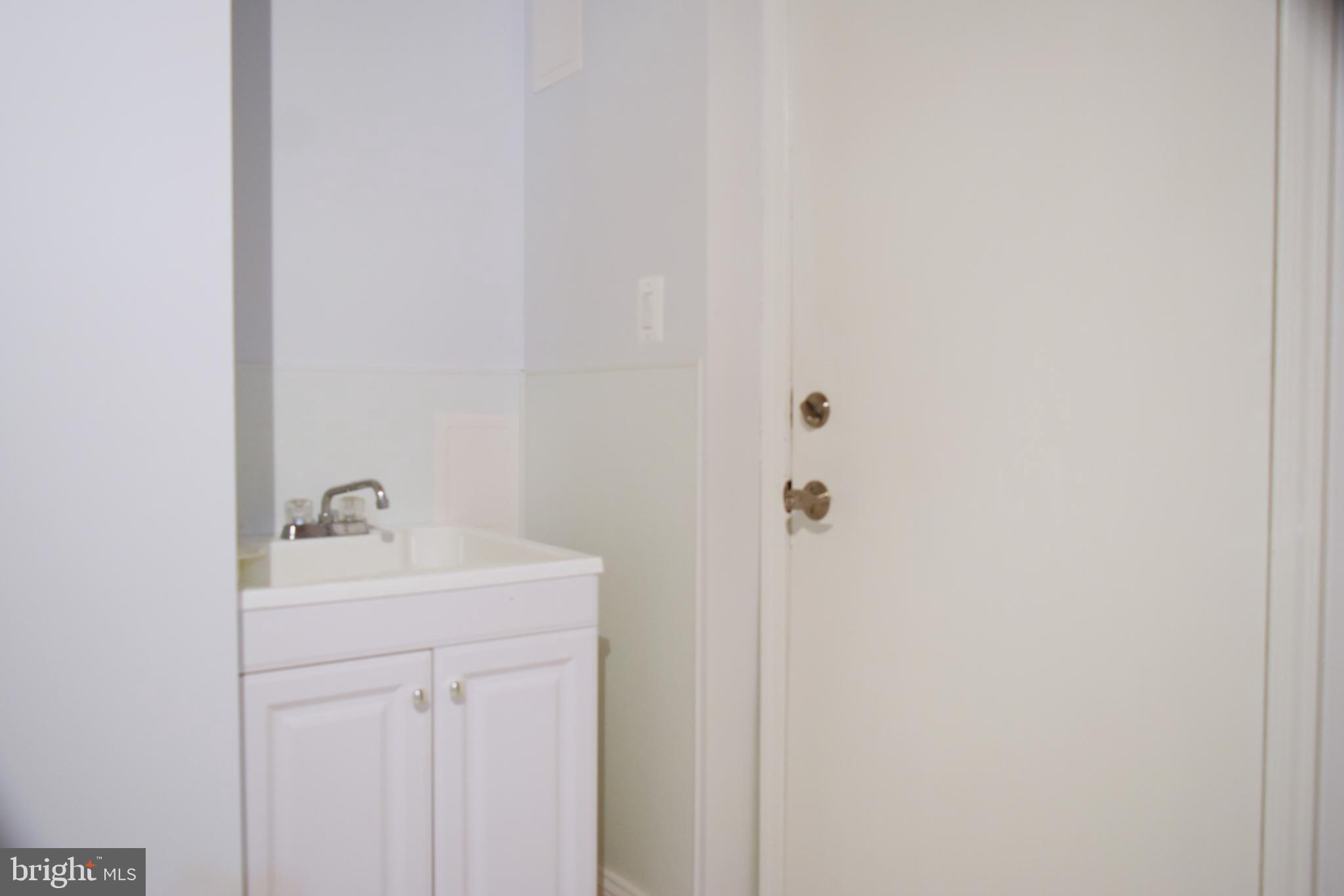 REGENCY ESTATES - Residential Lease