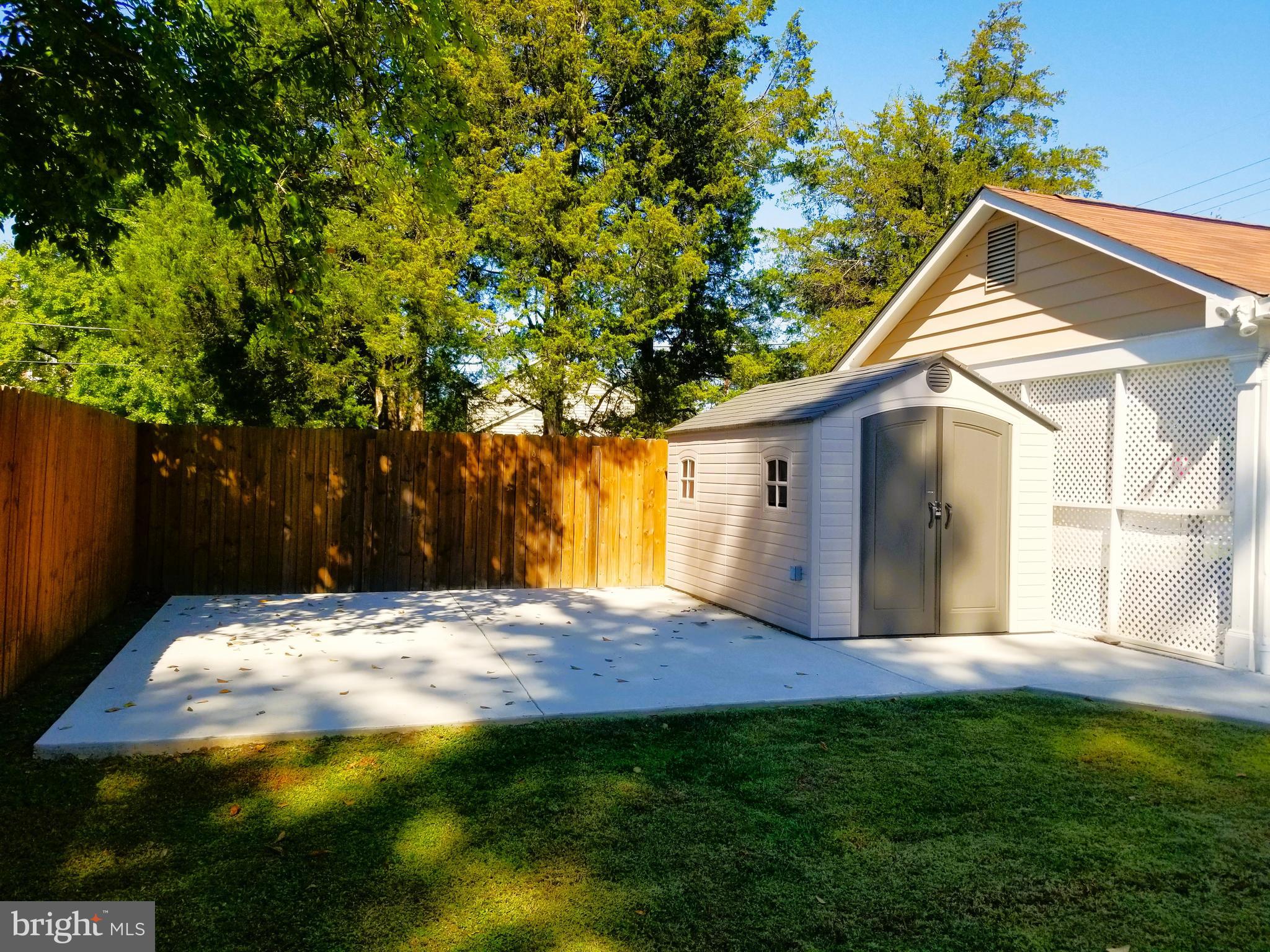 REGENCY ESTATES - Residential Lease